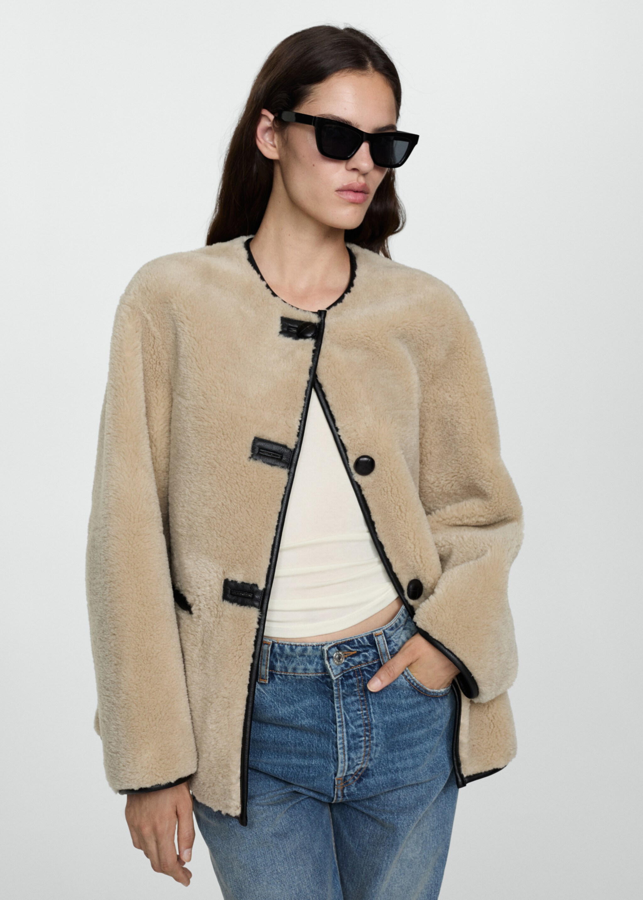 Fur-effect coat with appliqués - Medium plane, Ecru. Ref: 77097914-00.