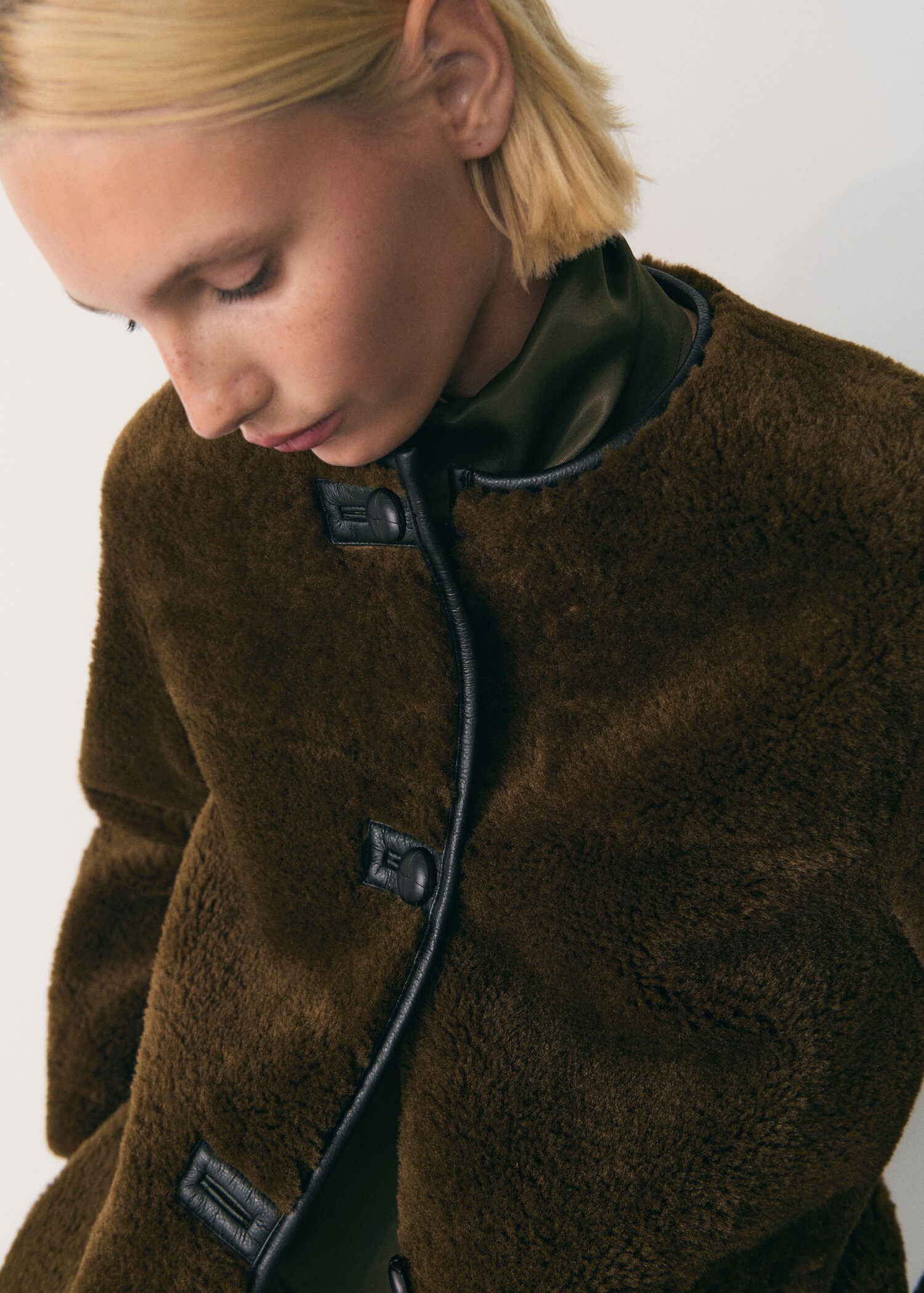 Fur-effect coat with appliqués - Medium plane