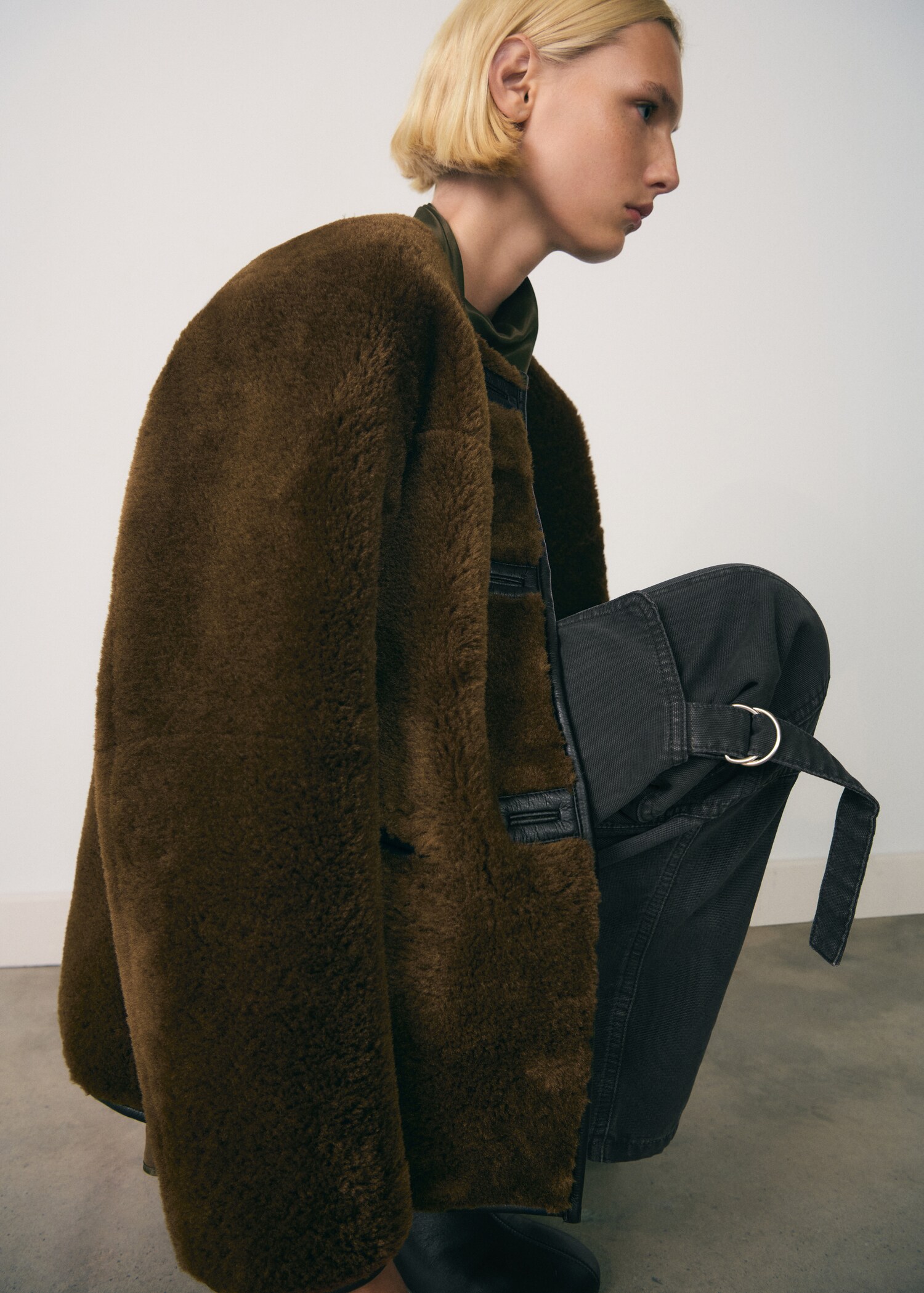 Fur-effect coat with appliqués - Details of the article 2
