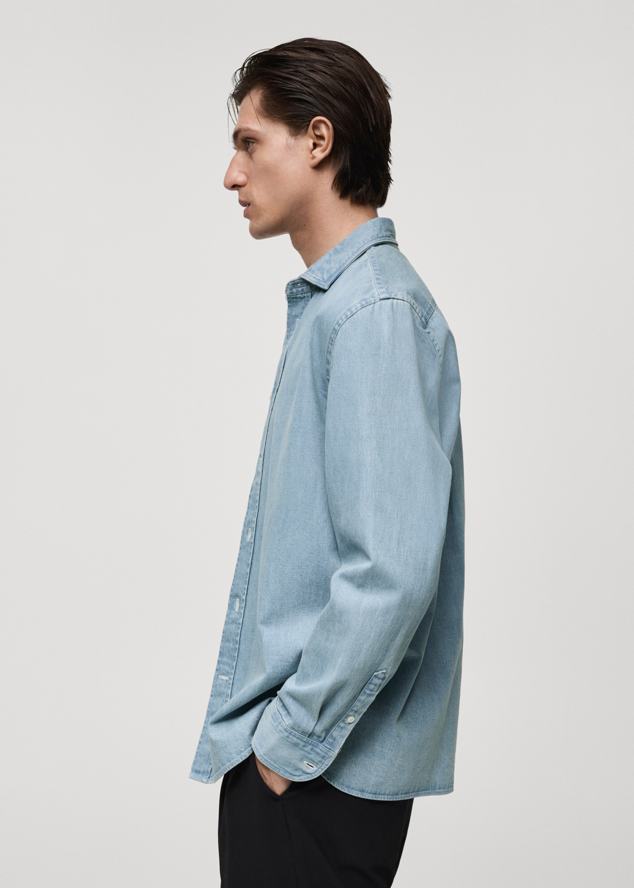 Regular fit denim shirt - Details of the article 2, Light Blue. Ref: 77097916-00.