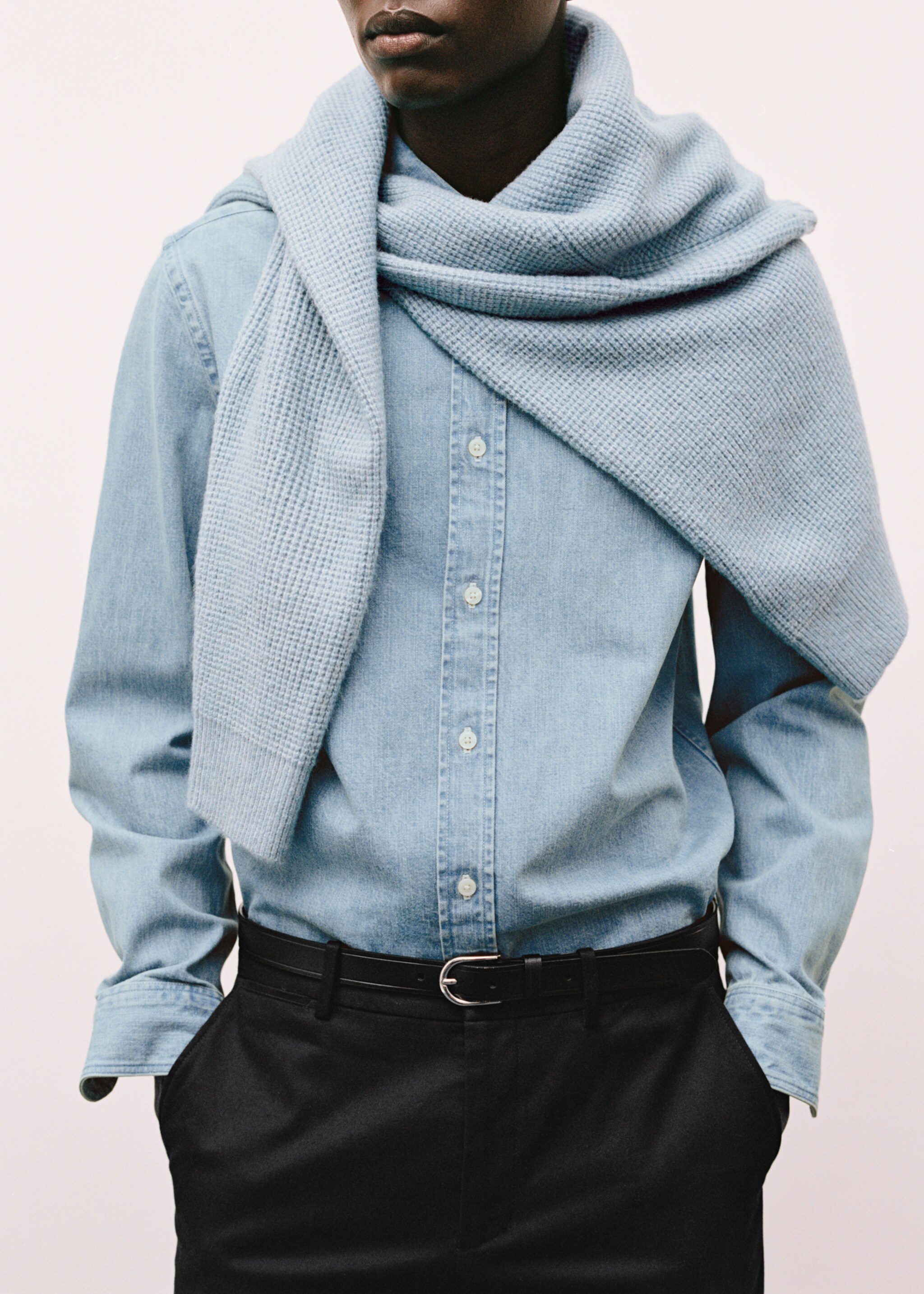 Regular fit denim shirt - Details of the article 3, Light Blue. Ref: 77097916-00.