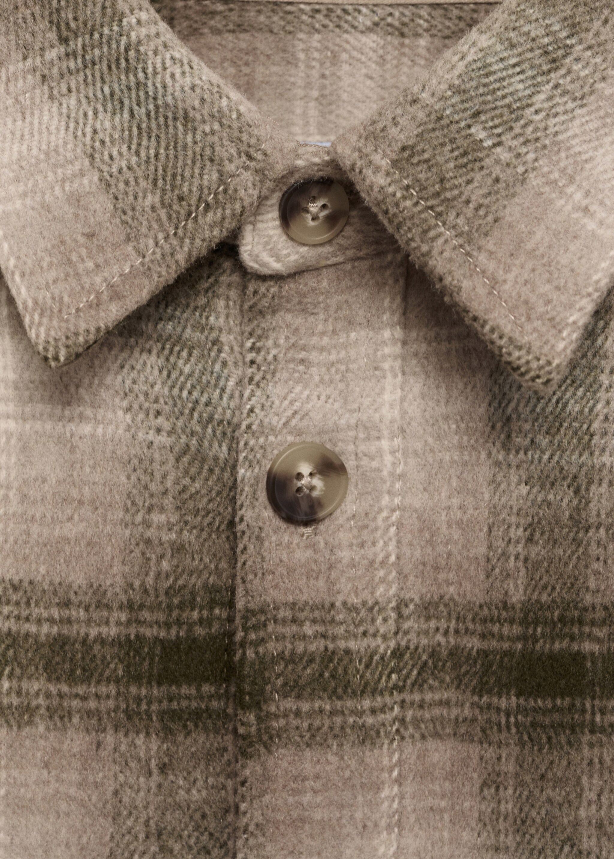 Sobrecamisa lana cuadros - Detalle del artículo 8, Verde. Ref: 77097923-00.