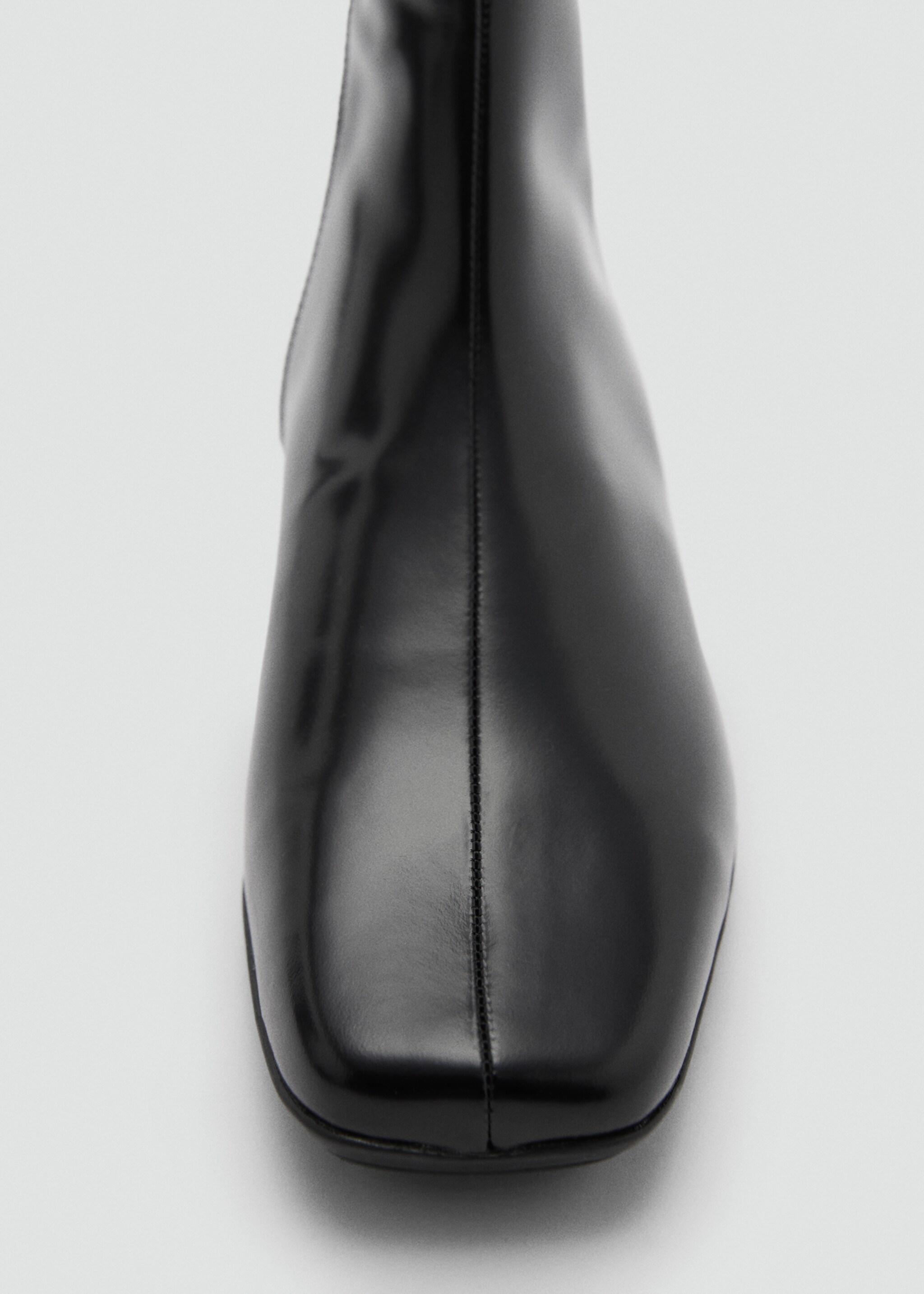 Botines pell punta quadrada - Detall de l'article 2, Negre. Ref: 77097927-00.