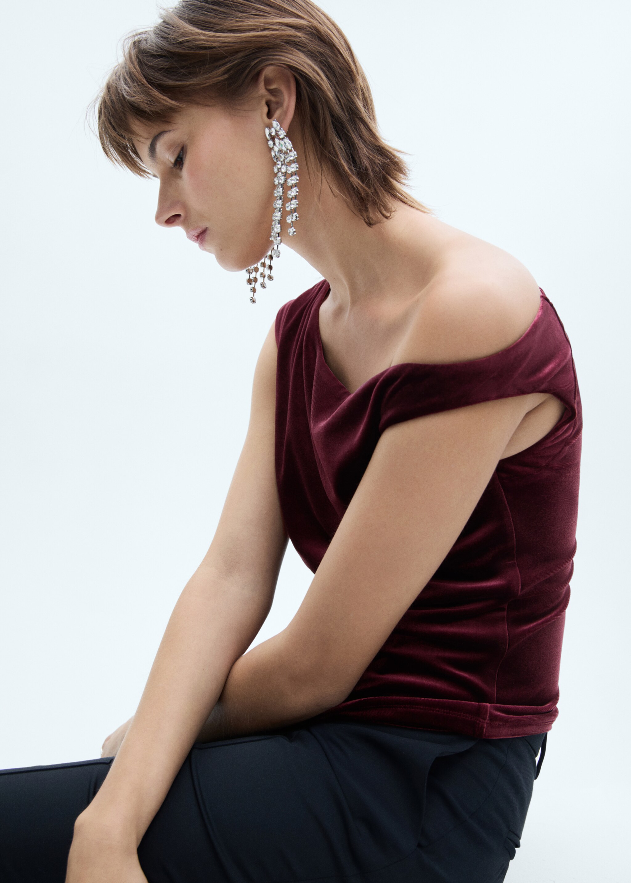 Asymmetric velvet top - Medium plane, Burgundy. Ref: 77098265-00.