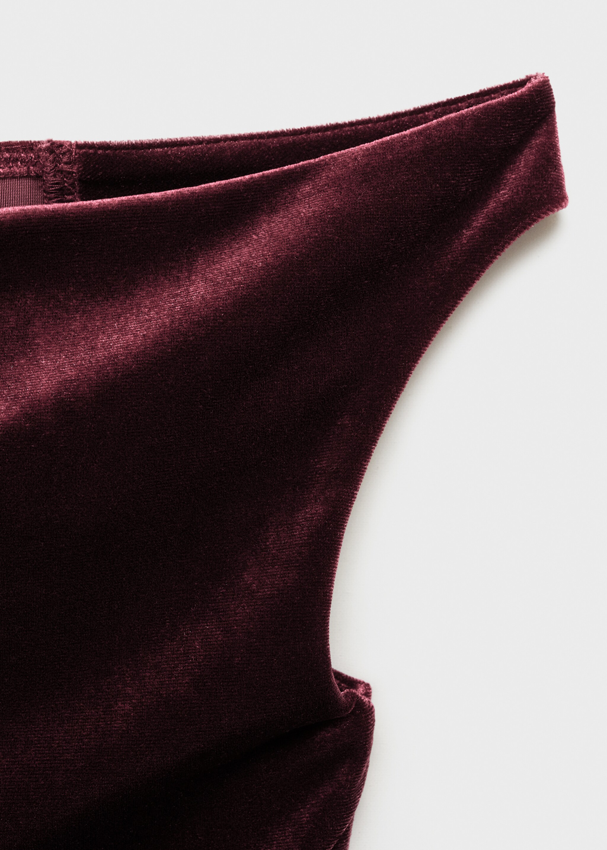 Asymmetric velvet top - Details of the article 0, Burgundy. Ref: 77098265-00.