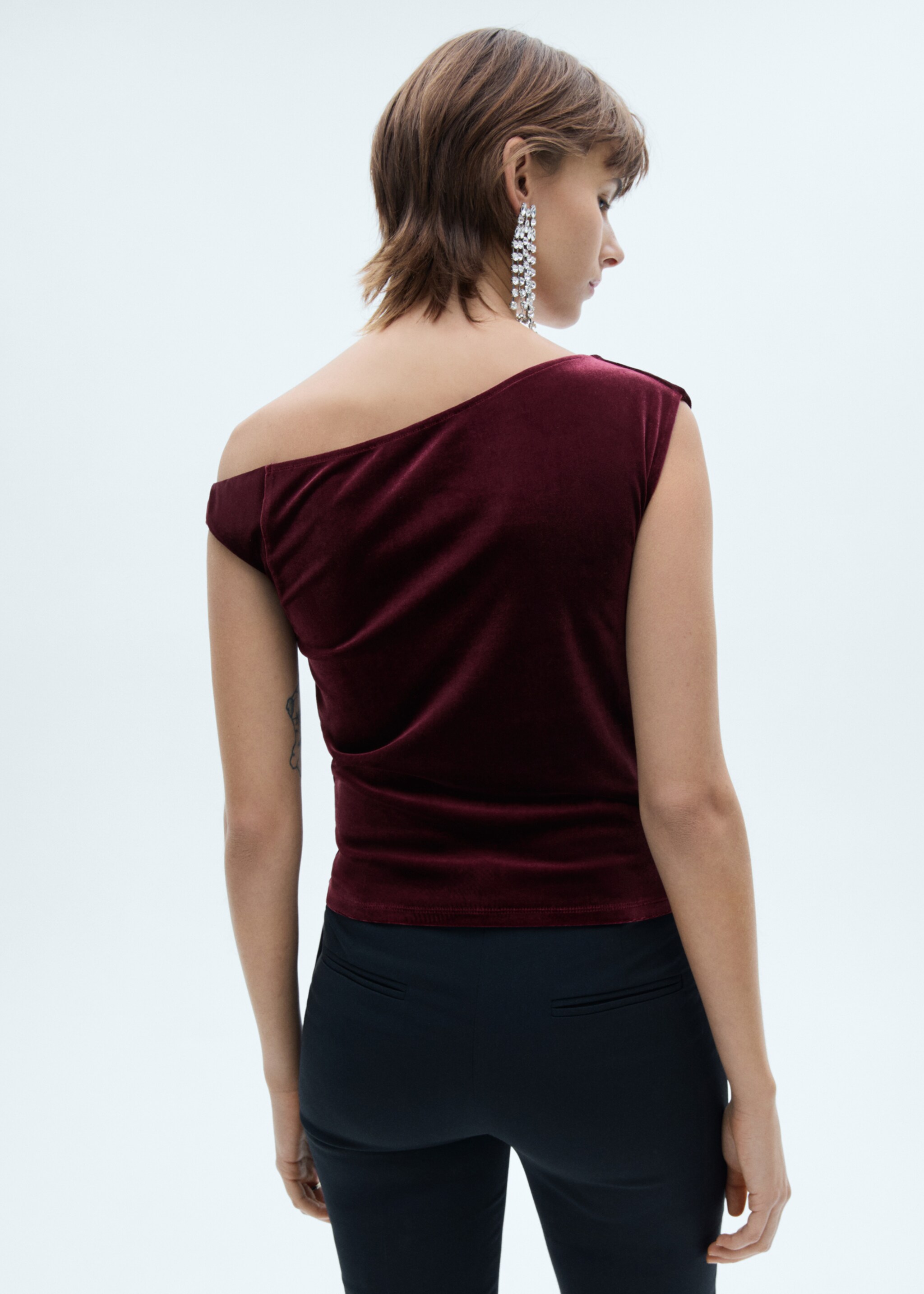 Asymmetric velvet top - Reverse of the article, Burgundy. Ref: 77098265-00.