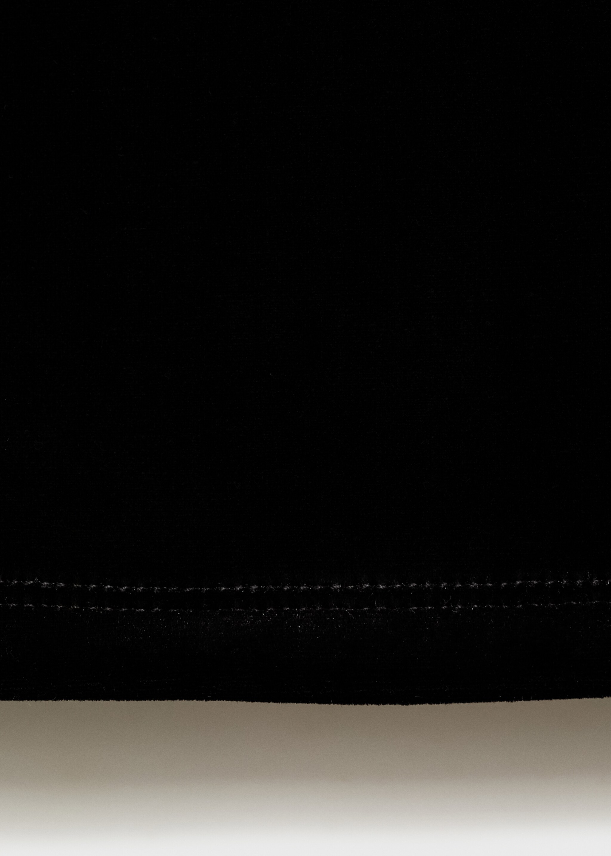 Asymmetric velvet top - Details of the article 0, Black. Ref: 77098265-00.