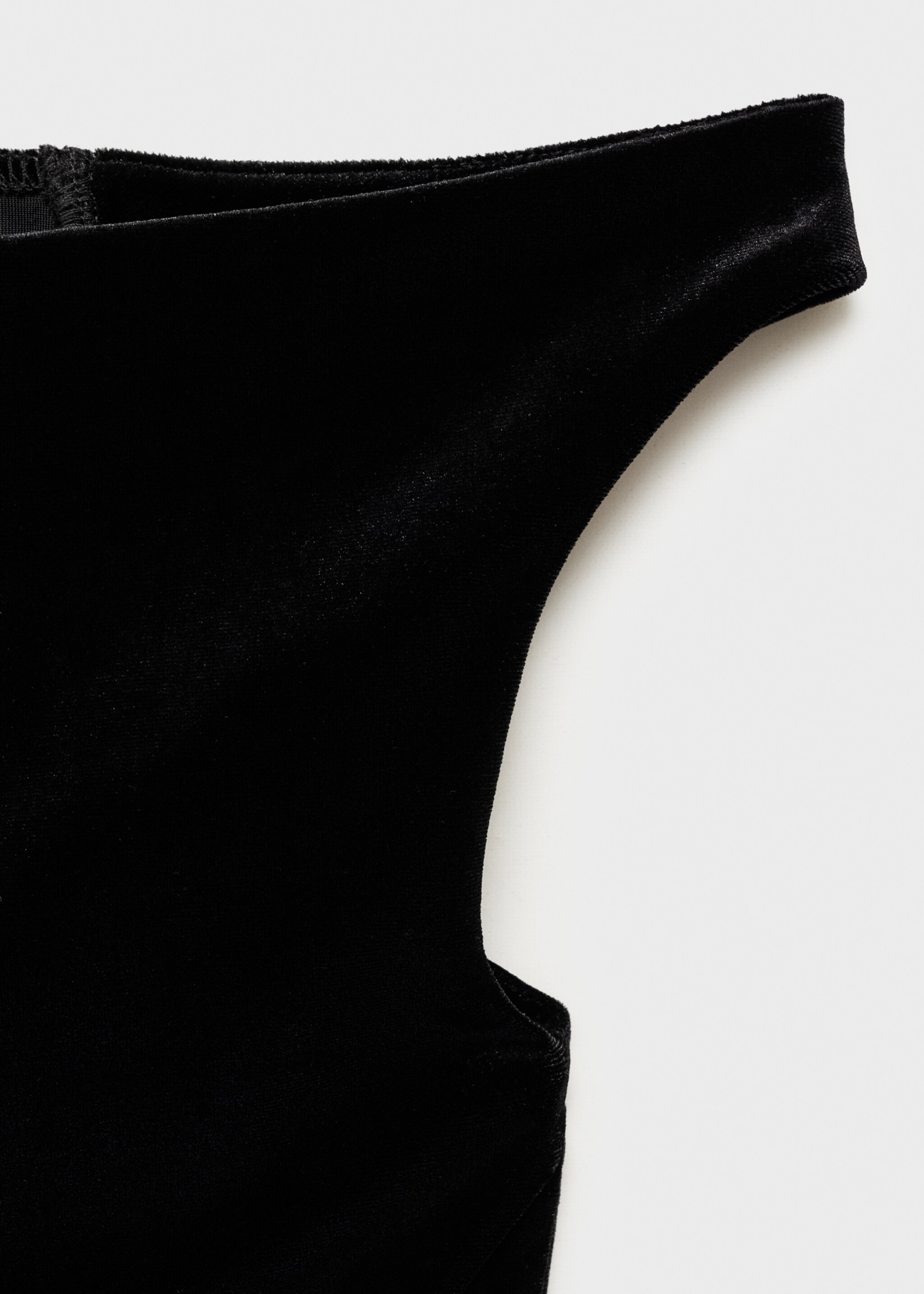 Asymmetric velvet top - Details of the article 8, Black. Ref: 77098265-00.