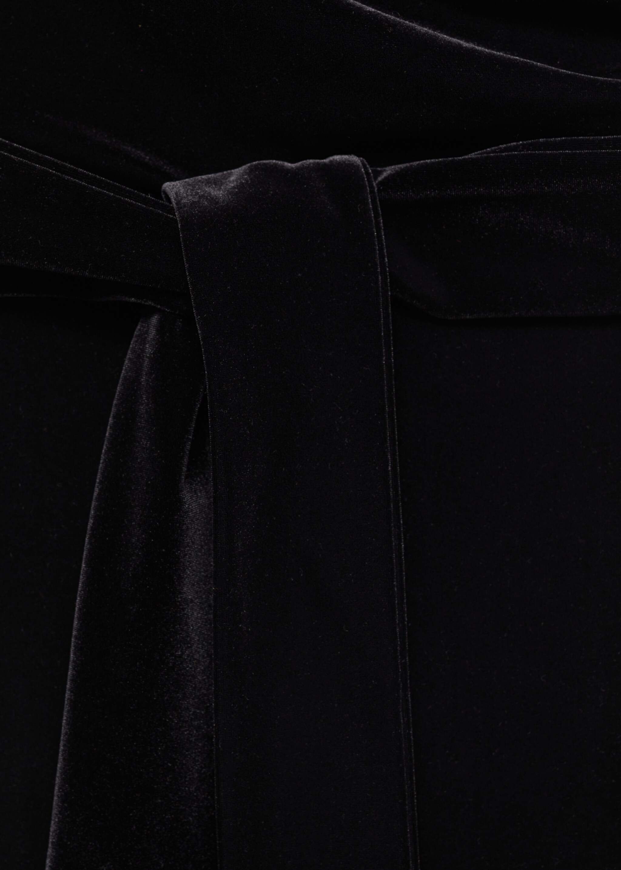 Asymmetric velvet jumpsuit - Details of the article 0, Black. Ref: 77098267-00.
