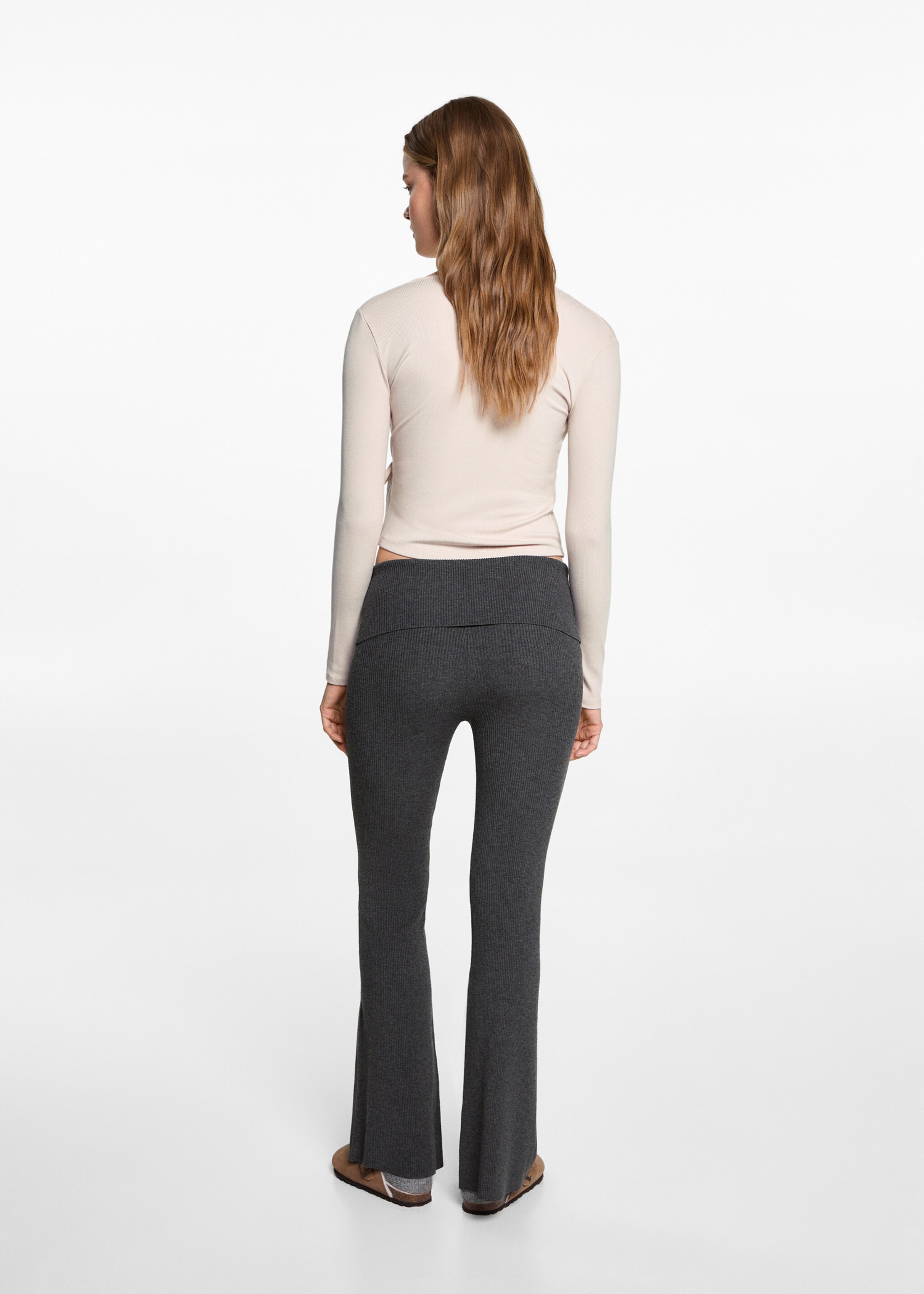 Flared-Leggings mit Rippmuster - Rückseite des Artikels, Anthrazit. Ref: 77098272-00.