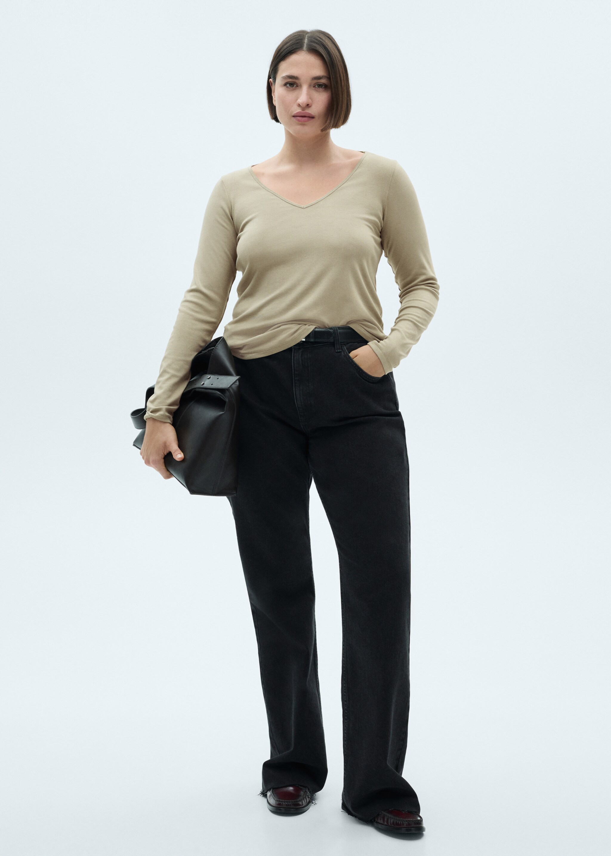 Long-sleeved V-neck T-shirt - Details of the article 3, Pastel Green. Ref: 77098284-00.