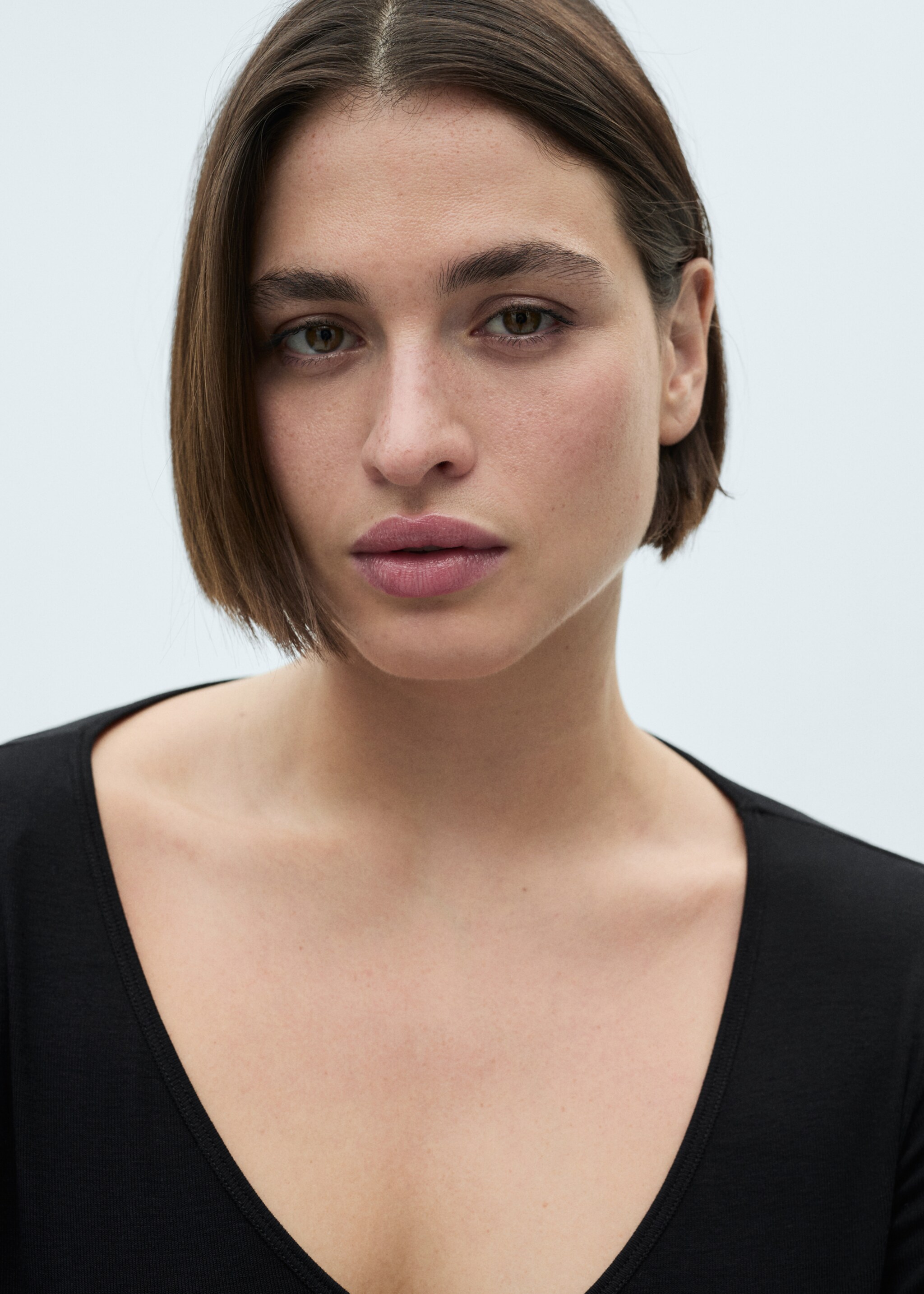 Camiseta manga larga cuello pico - Detalle del artículo 4, Negro. Ref: 77098284-00.