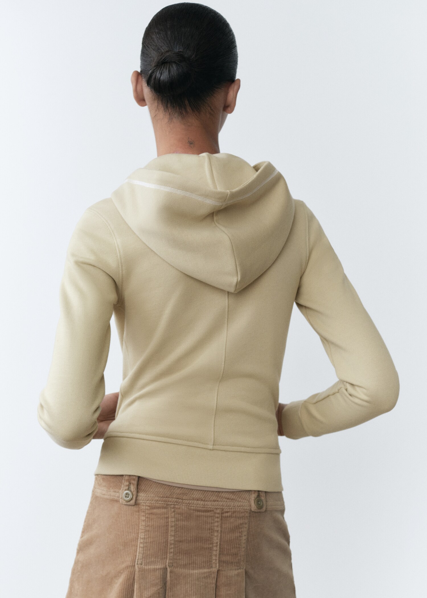 Baumwoll-Sweatshirt mit Schriftzug - Rückseite des Artikels