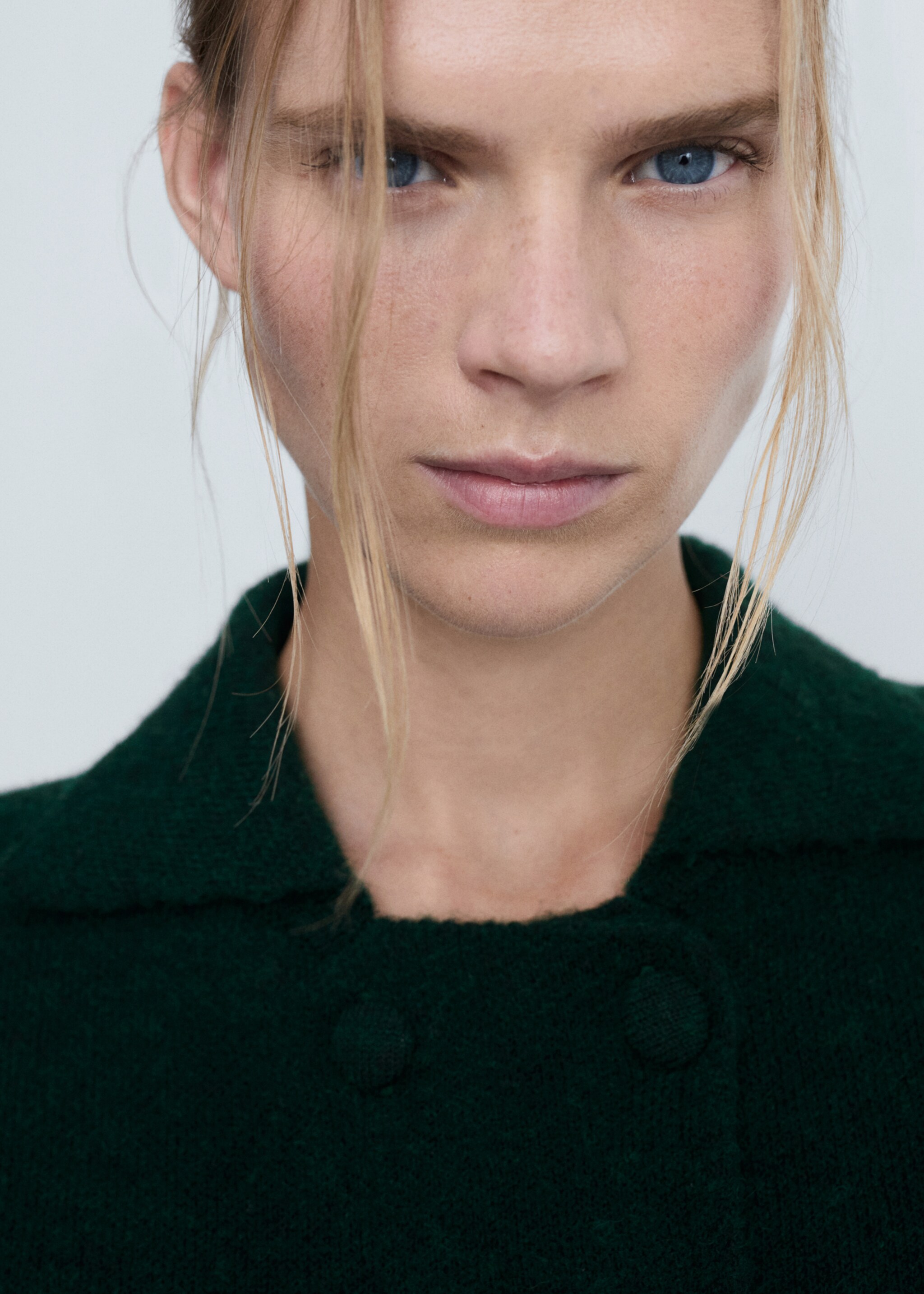 Double-breasted knitted jacket - Details of the article 1, Green. Ref: 77099054-00.