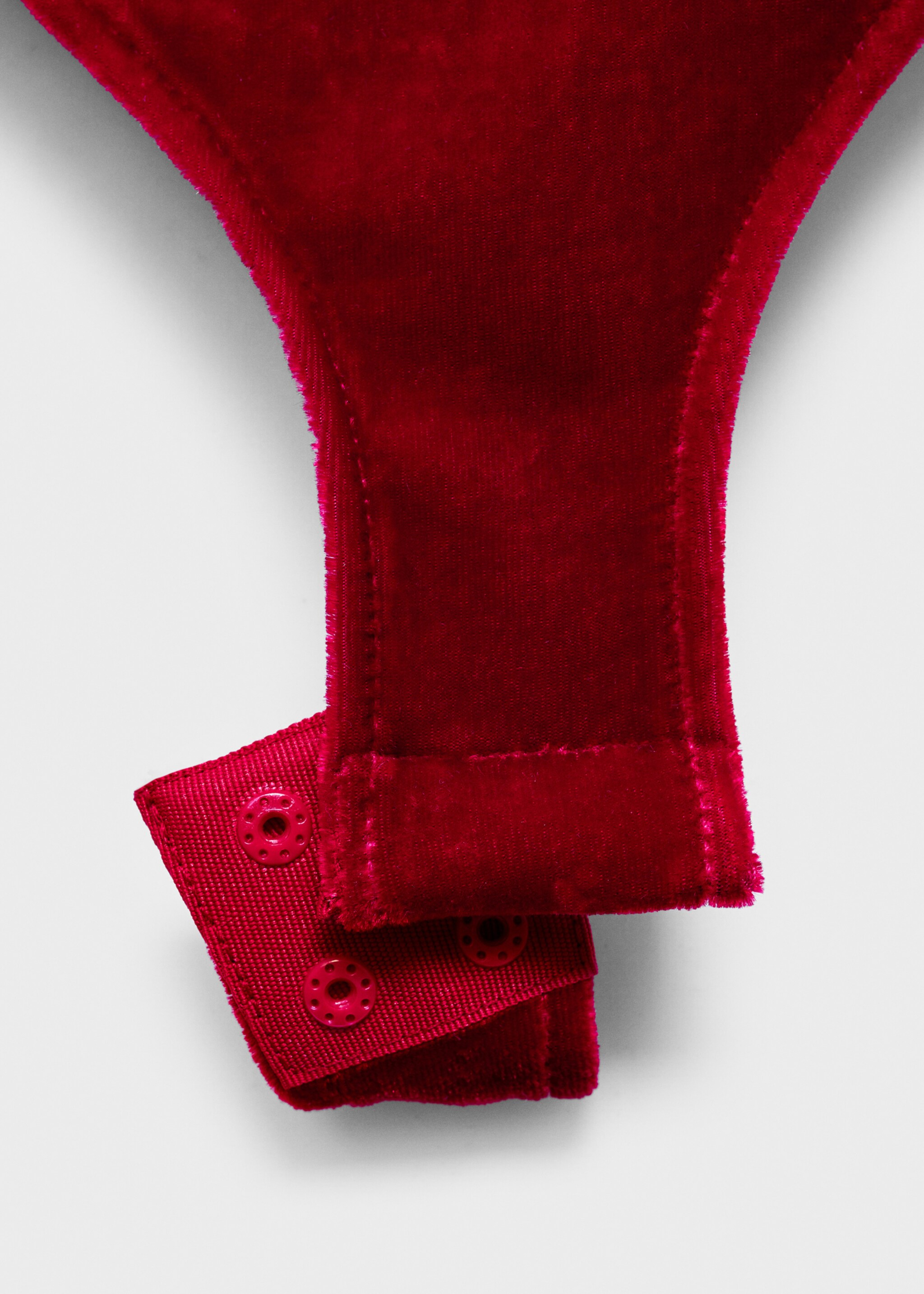 Asymmetrischer Samt-Body - Detail des Artikels 0, Rot. Ref: 77099060-00.
