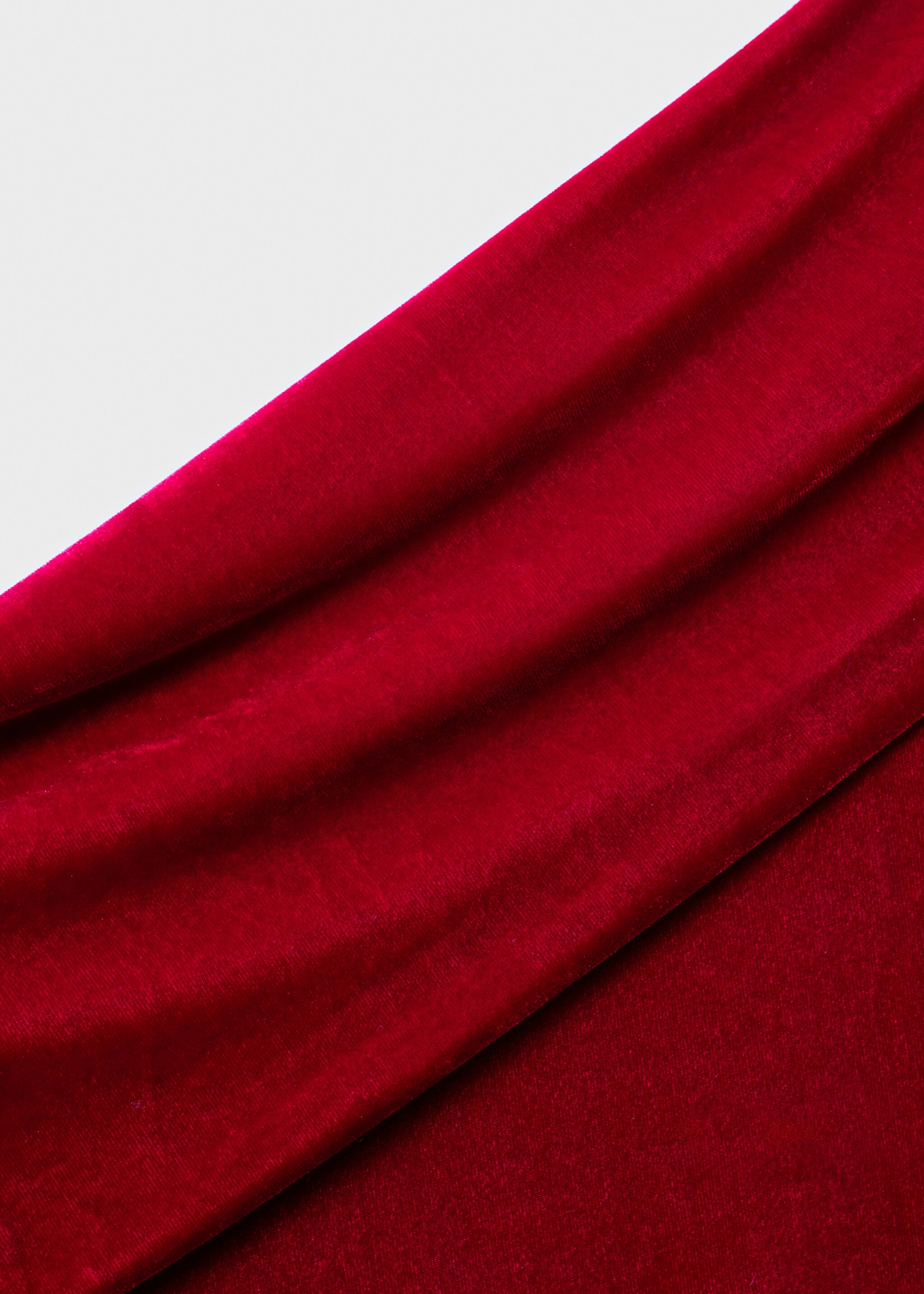 Asymmetrischer Samt-Body - Detail des Artikels 8, Rot. Ref: 77099060-00.