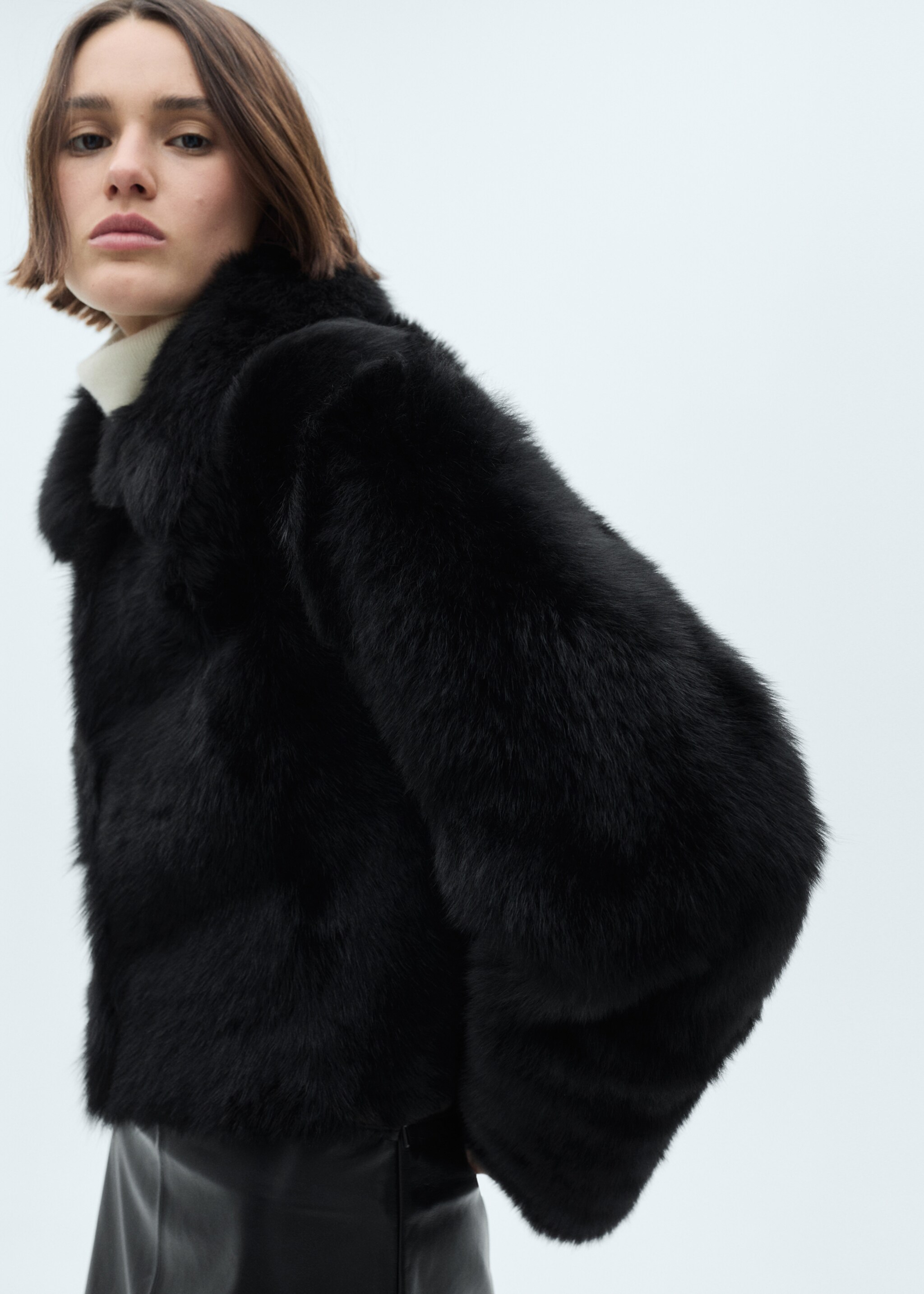 Cropped fur leather coat - Details of the article 1, Black. Ref: 77099063-00.