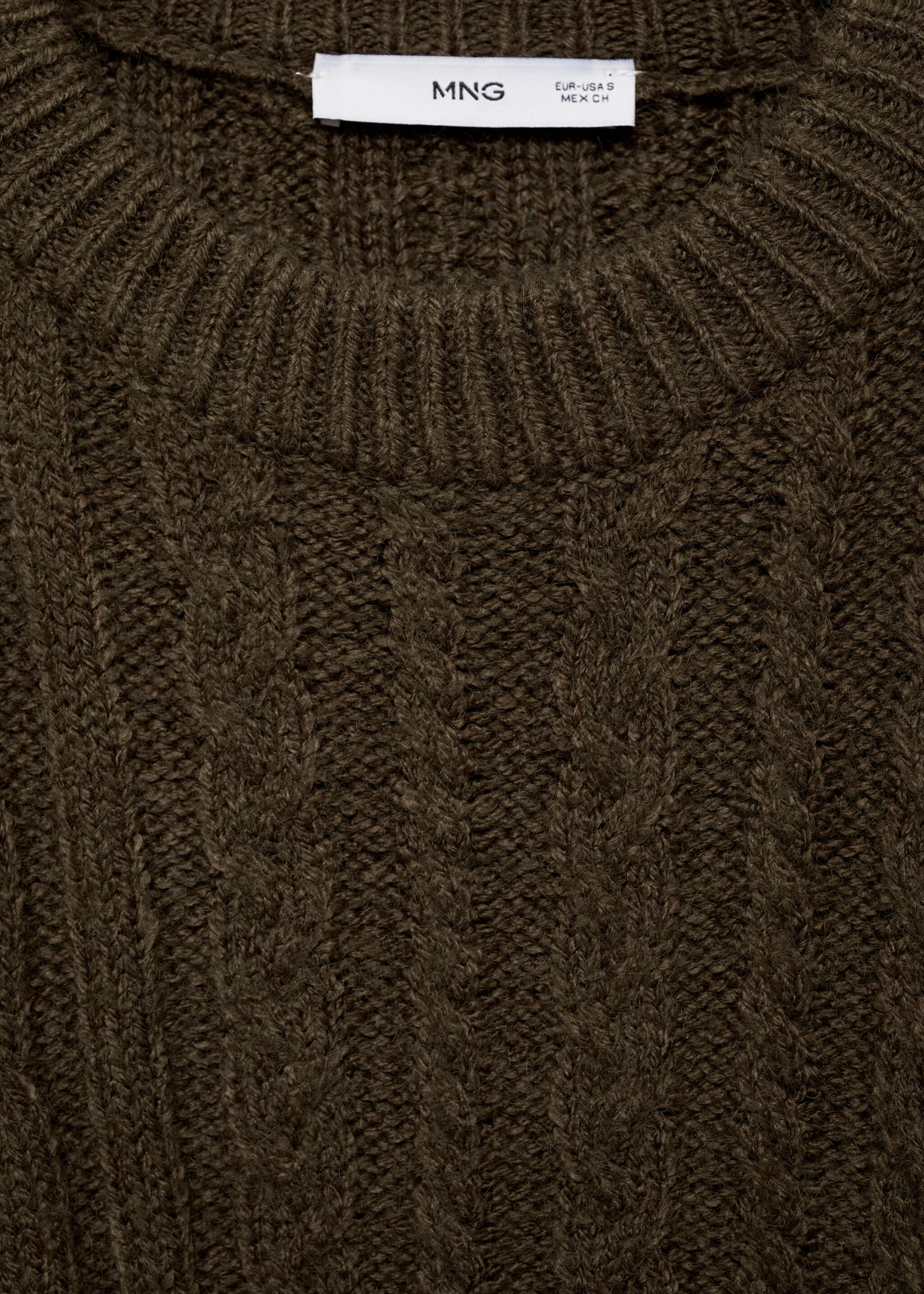 Strickkleid mit Zopfmuster - Detail des Artikels 8, Khaki. Ref: 77099066-00.
