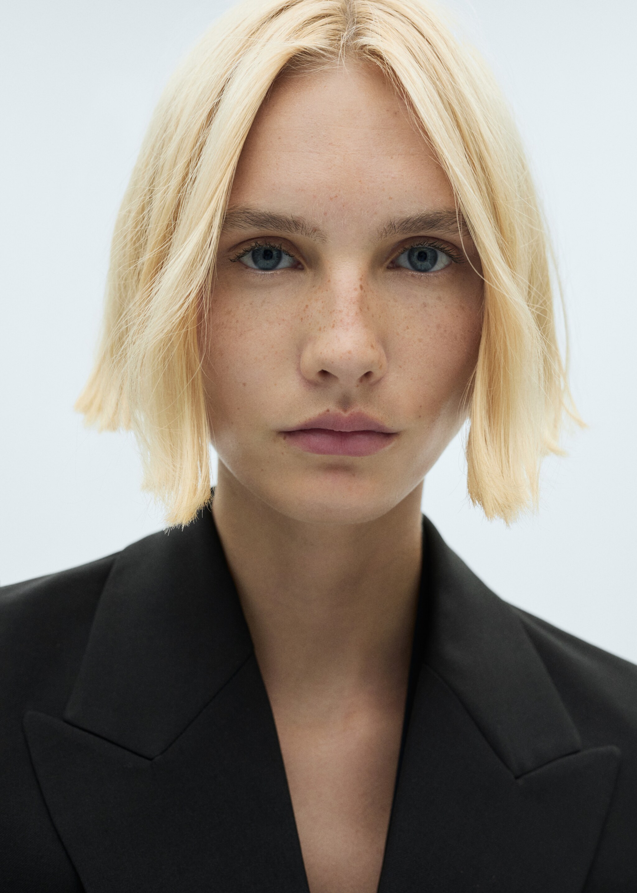 Double-breasted cropped jacket - Details of the article 1, Black. Ref: 77099238-00.