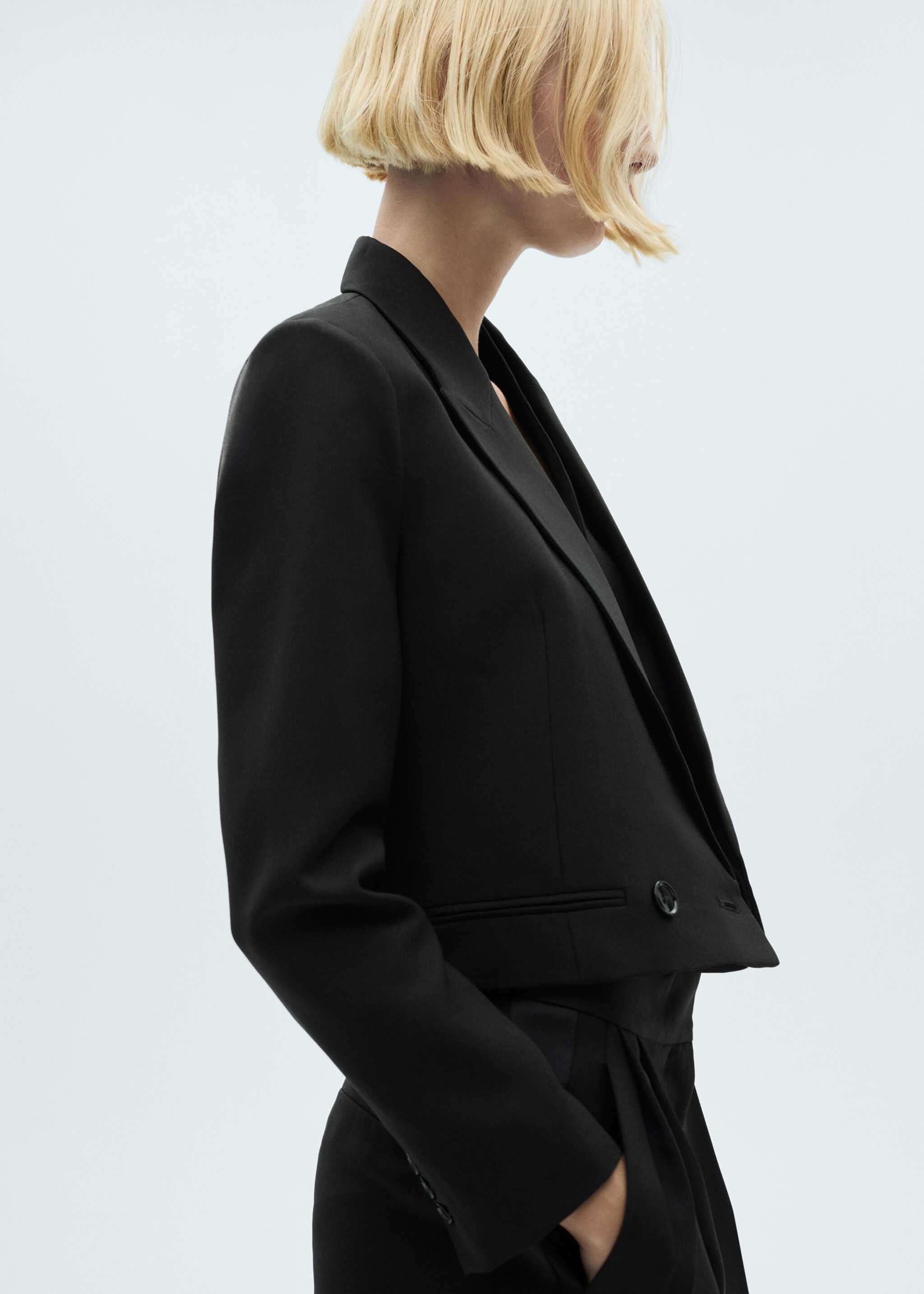 Double-breasted cropped jacket - Details of the article 6, Black. Ref: 77099238-00.