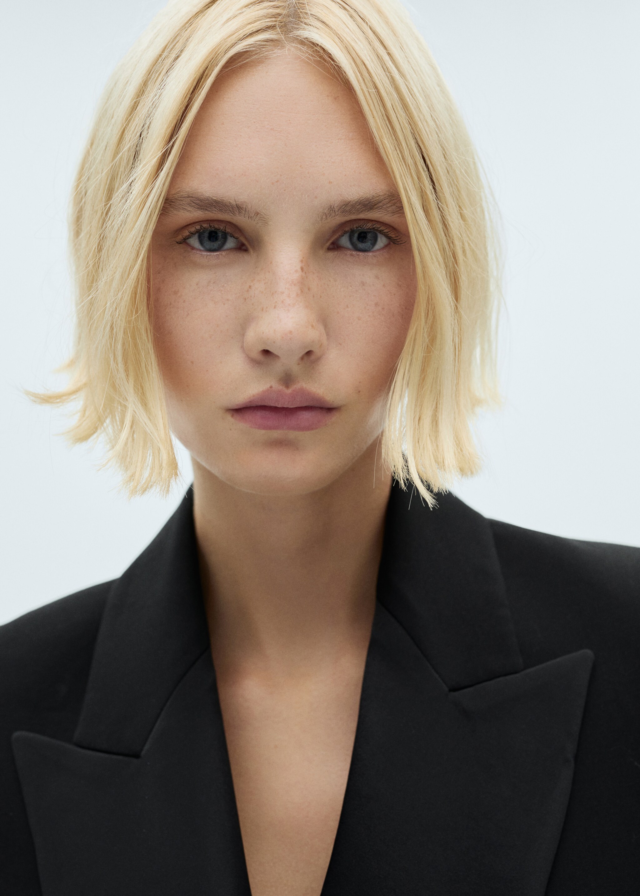 Blazer da completo con revers satinati - Dettaglio dell'articolo 1, Nero. Ref: 77099244-00.