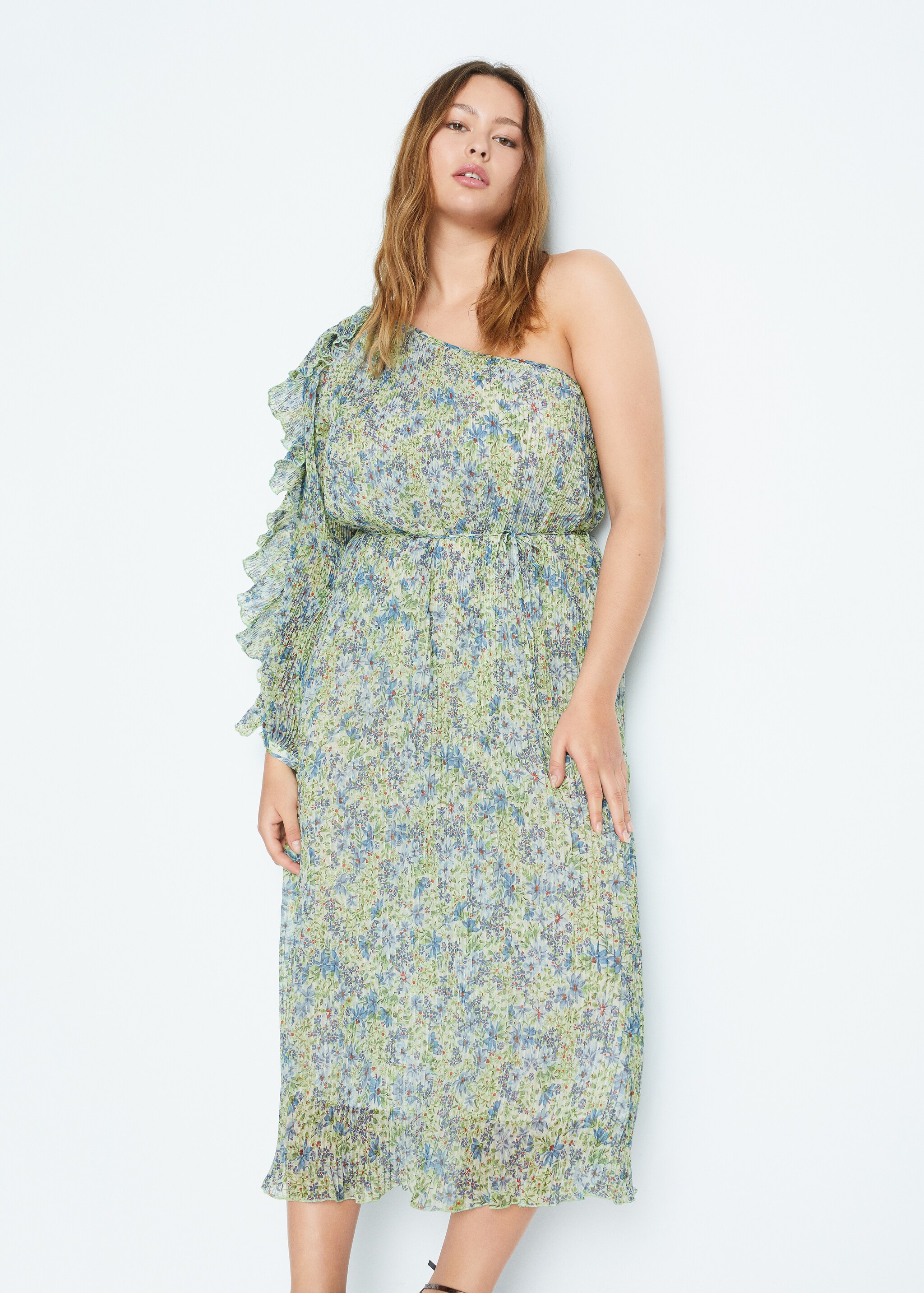  Vestido asimétrico plisado  - Plano medio