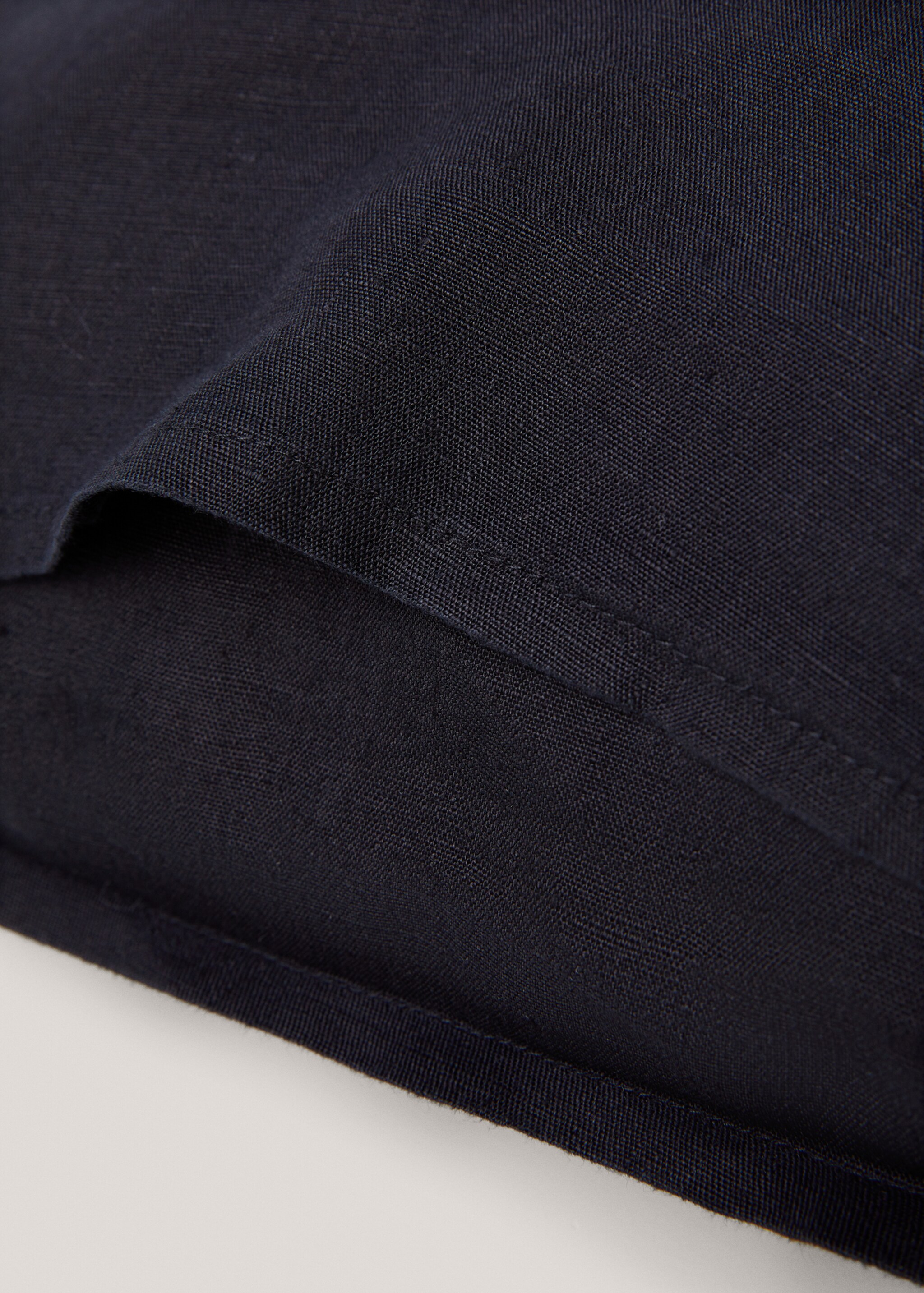 100% linen cushion cover 60x60cm - Details of the article 2, Dark Navy. Ref: 77136318-00.