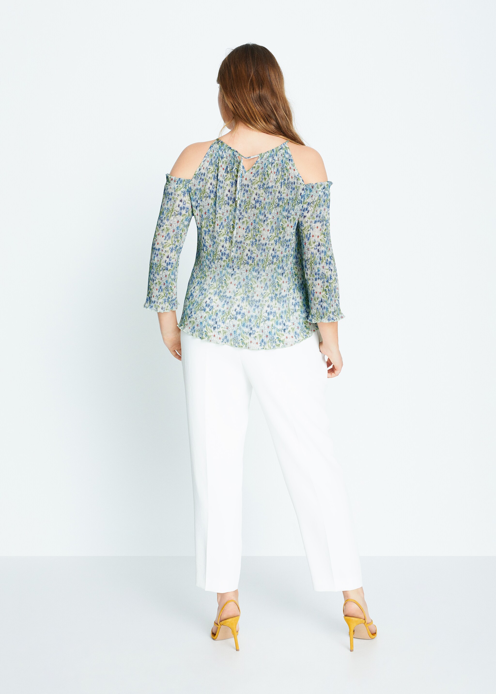 Blusa off-shoulder plisada - Reverso del artículo