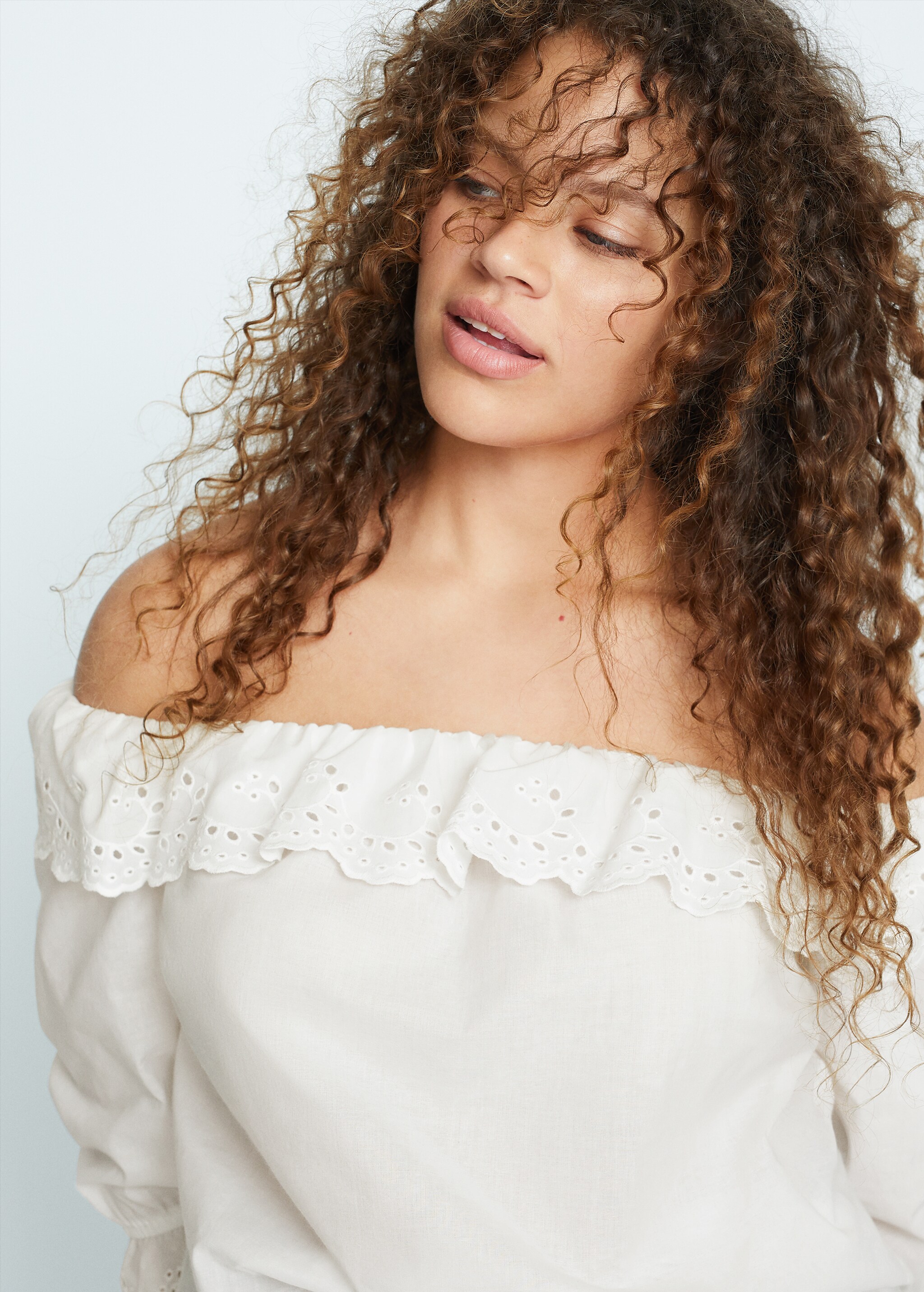 Blusa off-shoulder calada - Detalle del artículo 1