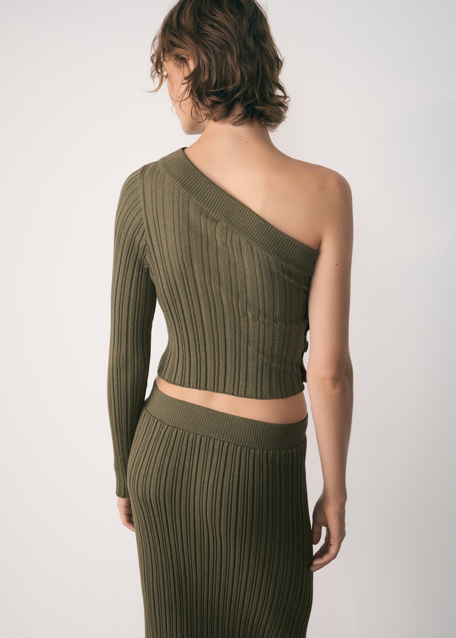 Ribbed Asymmetric sweater - Reverse of the article