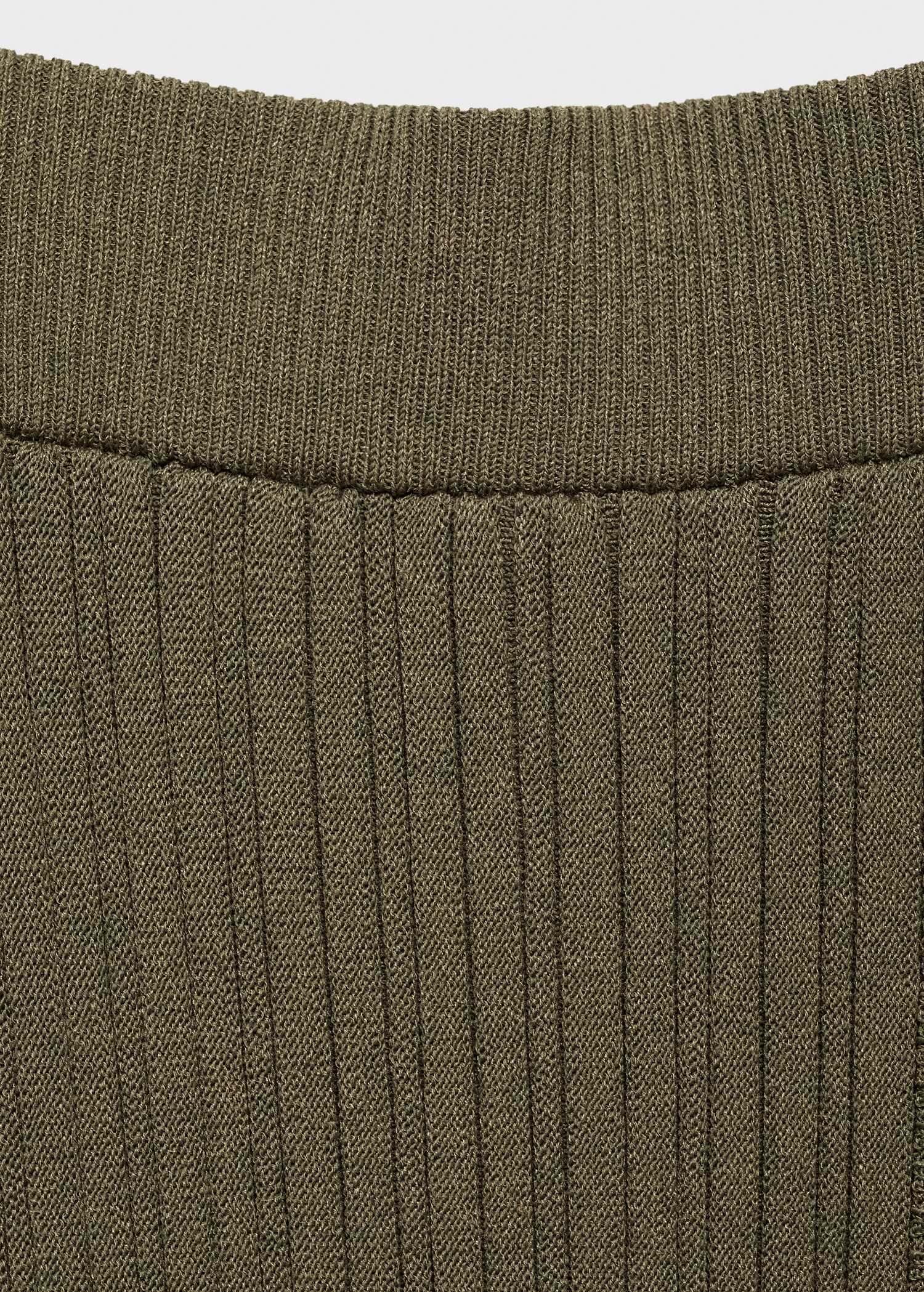 Strickrock mit Knöpfen - Detail des Artikels 0