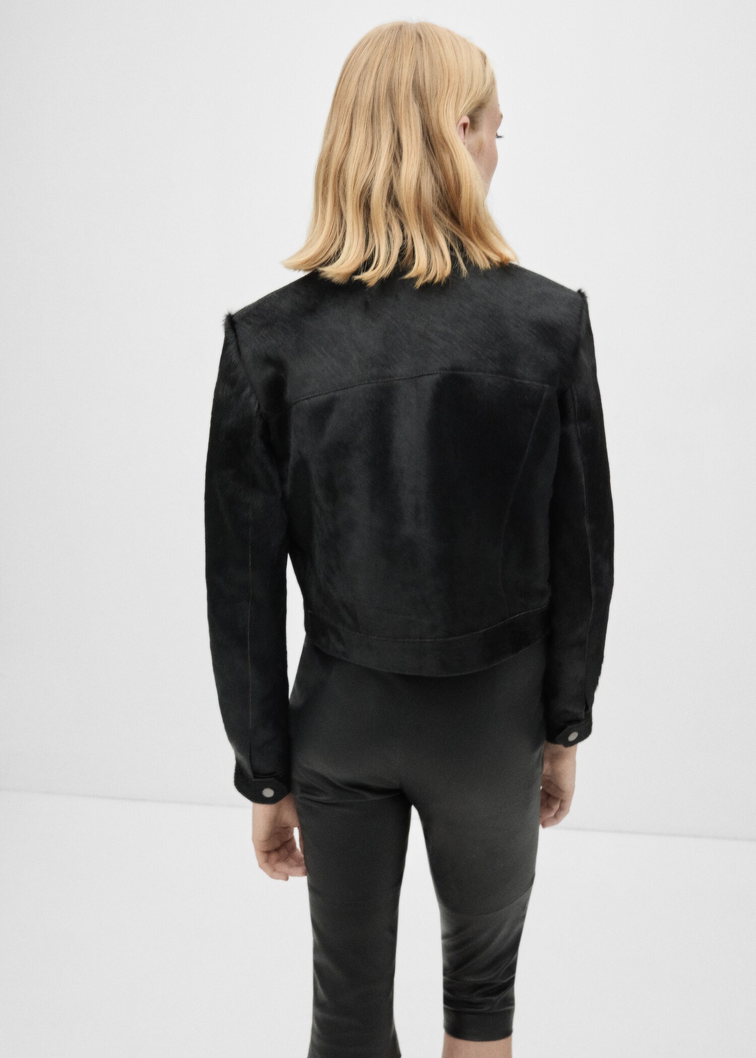 Fur leather jacket - Reverse of the article