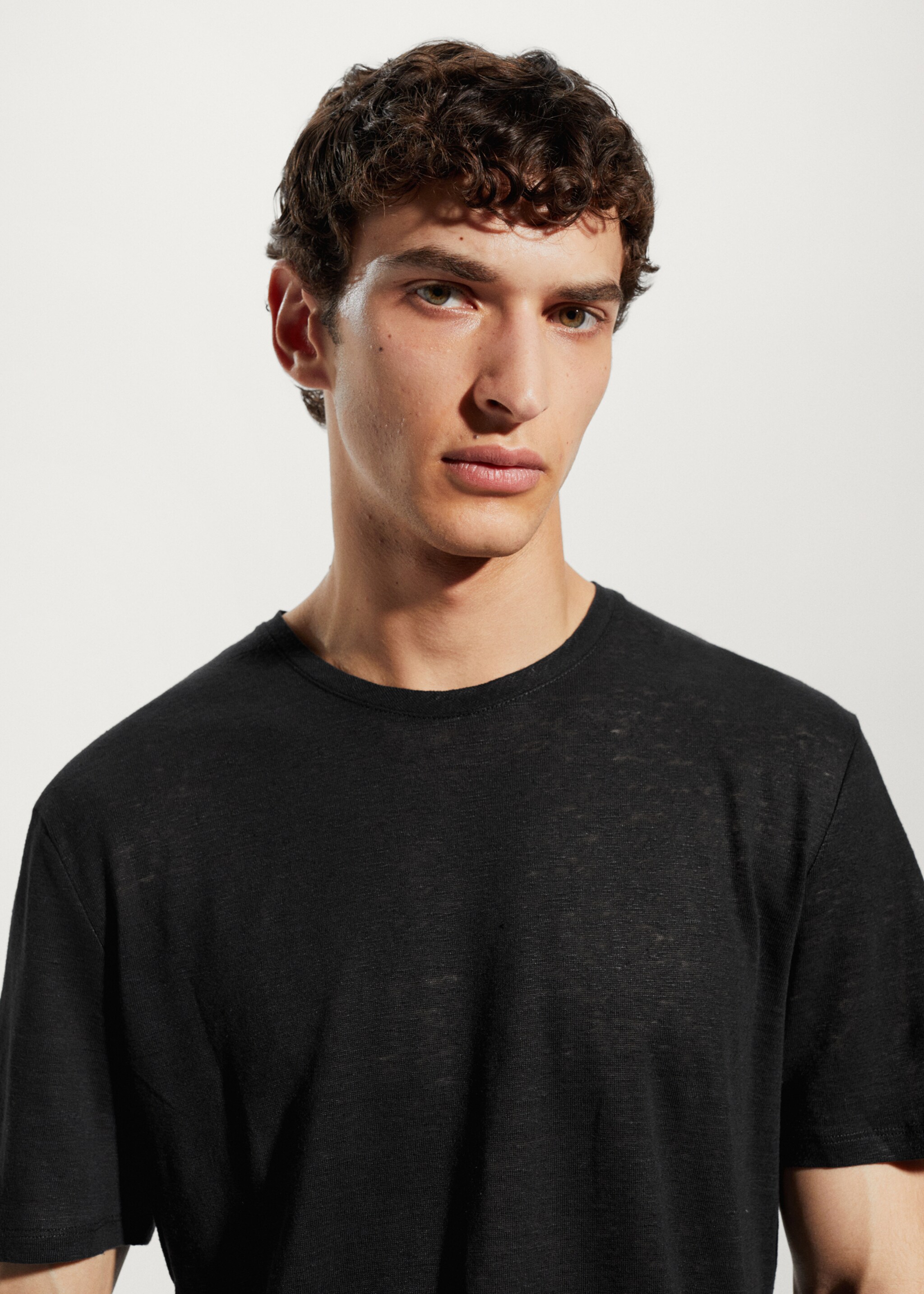 Regular-fit linen t-shirt - Details of the article 1