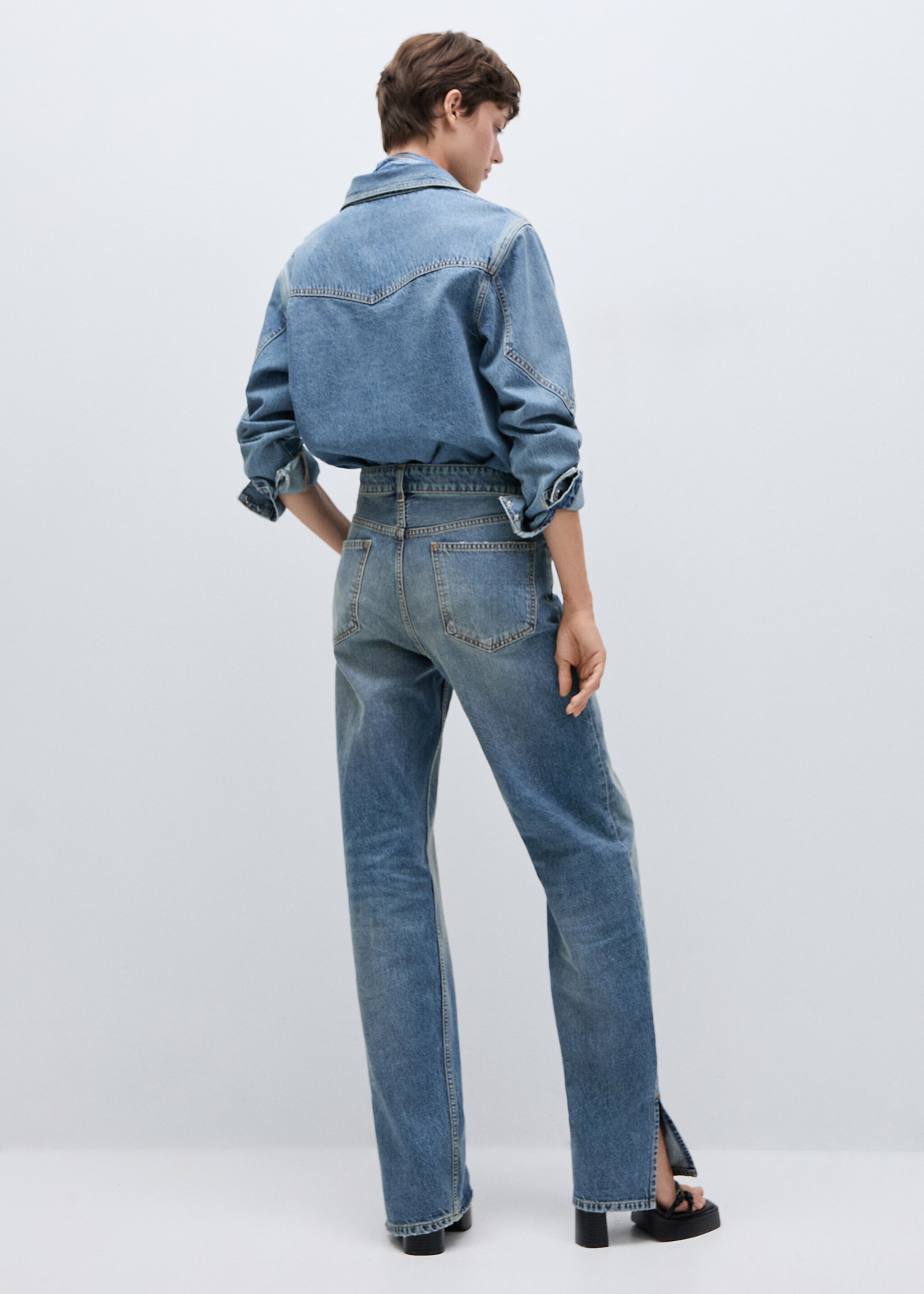 Medium-rise straight jeans with slits - Reverse of the article, Dark Blue. Ref: 77974068-00.