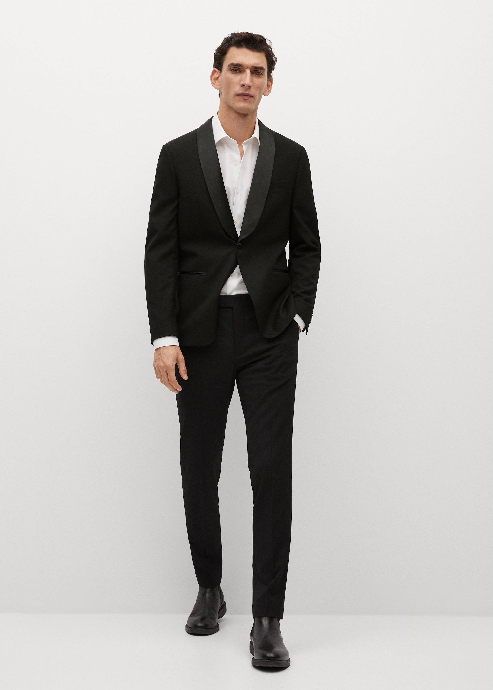 Pantalón traje slim fit - Plano general