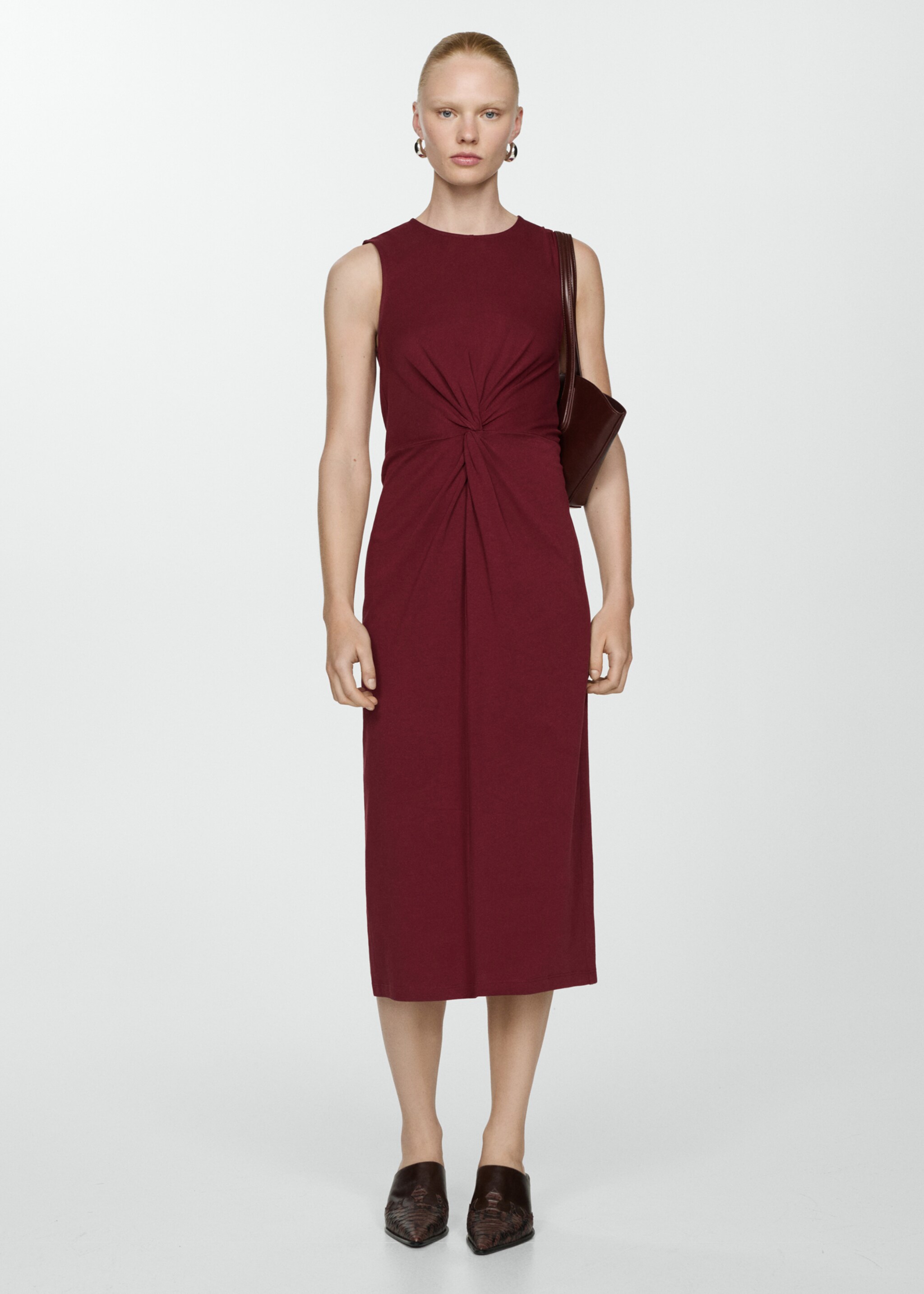 Midi-Kleid mit drapiertem Detail - Allgemeine Ansicht