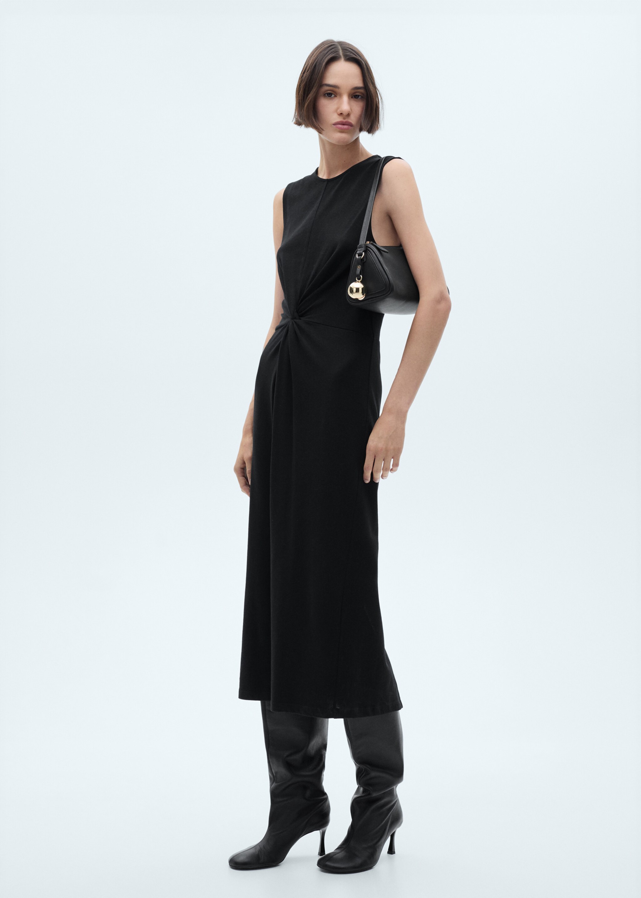 Vestido midi detalle drapeado - Plano general, Negro. Ref: 77000368-00.