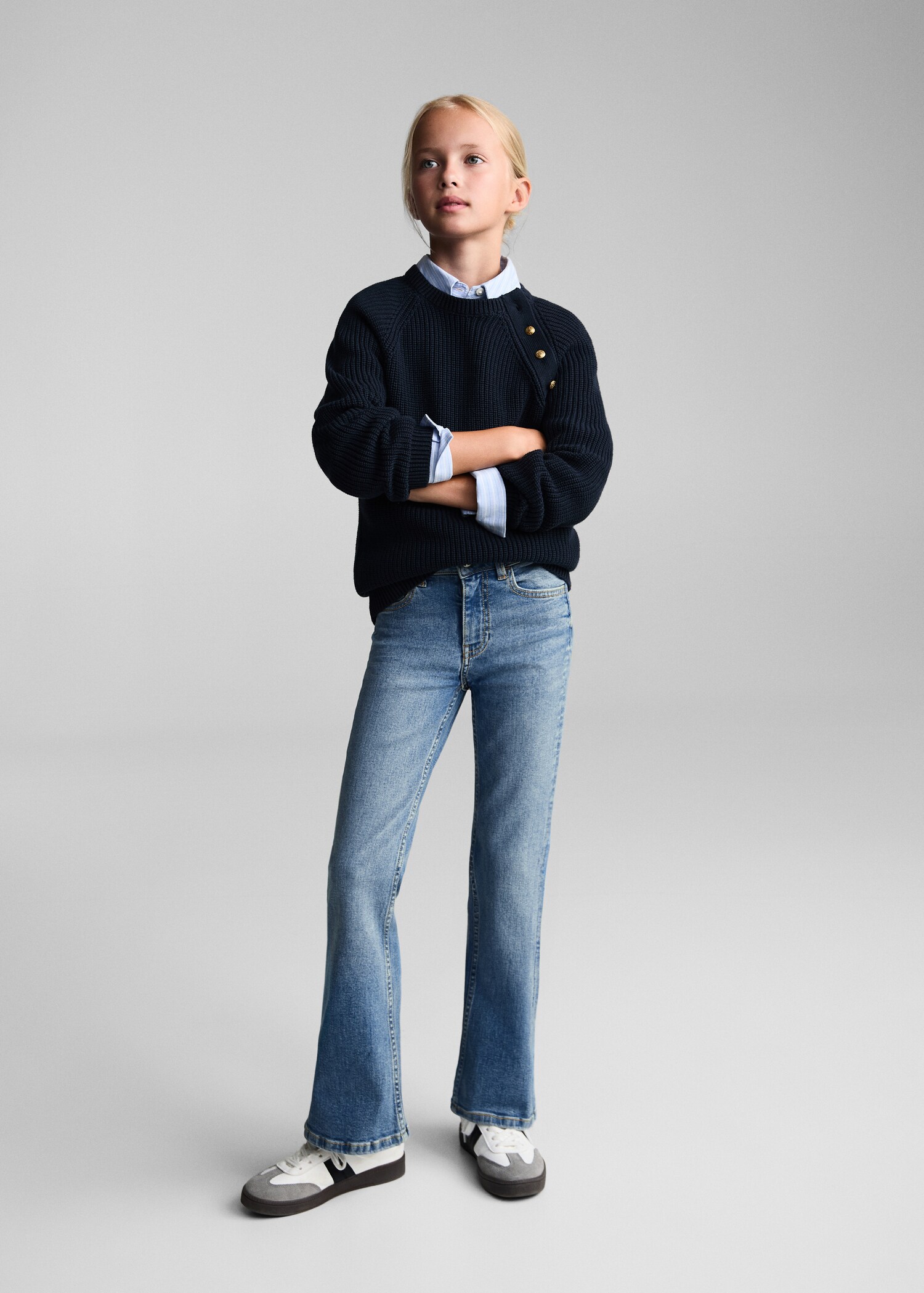 Flared Jeans mit Schlitz - Allgemeine Ansicht