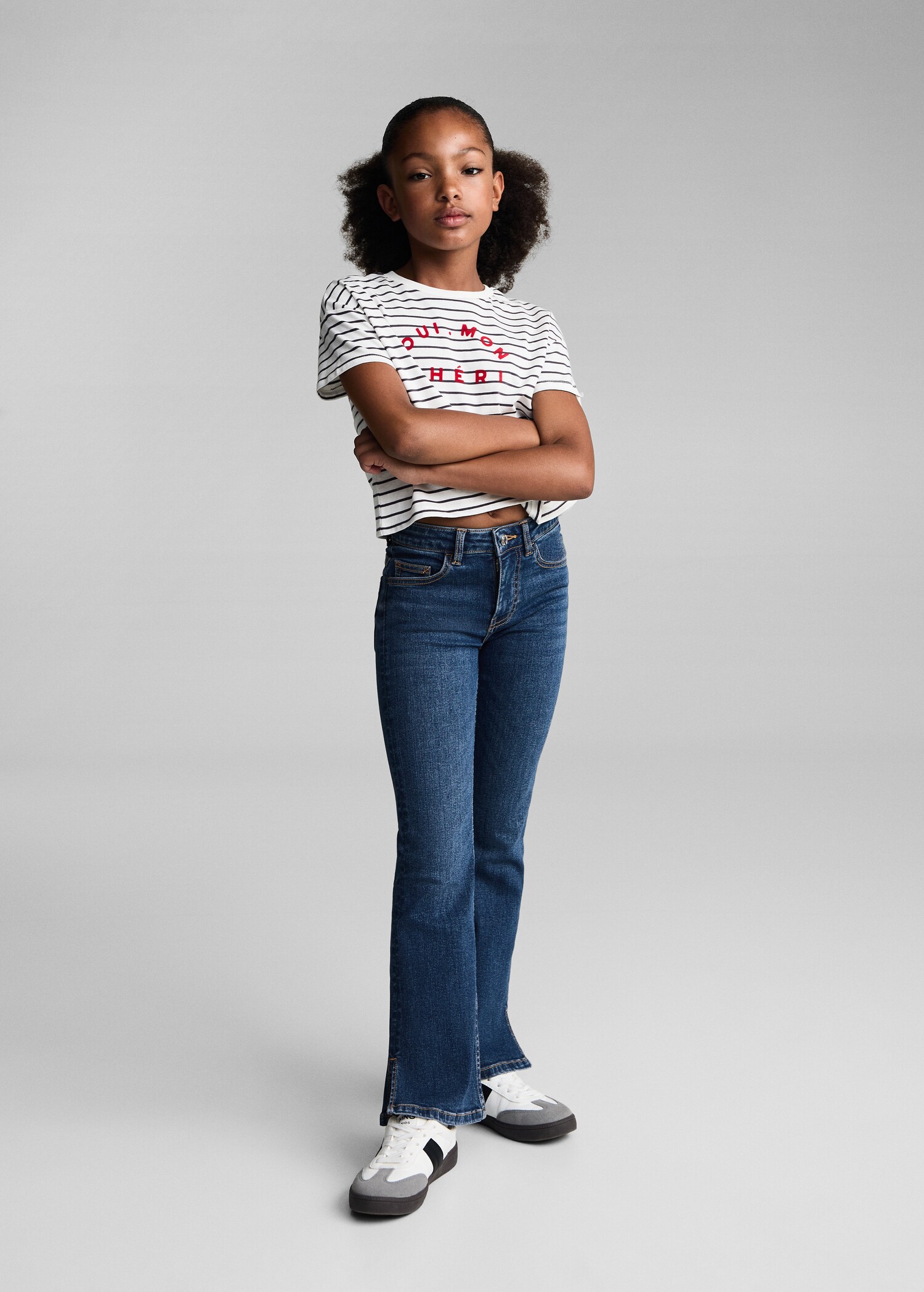 Flared Jeans mit Schlitz - Allgemeine Ansicht