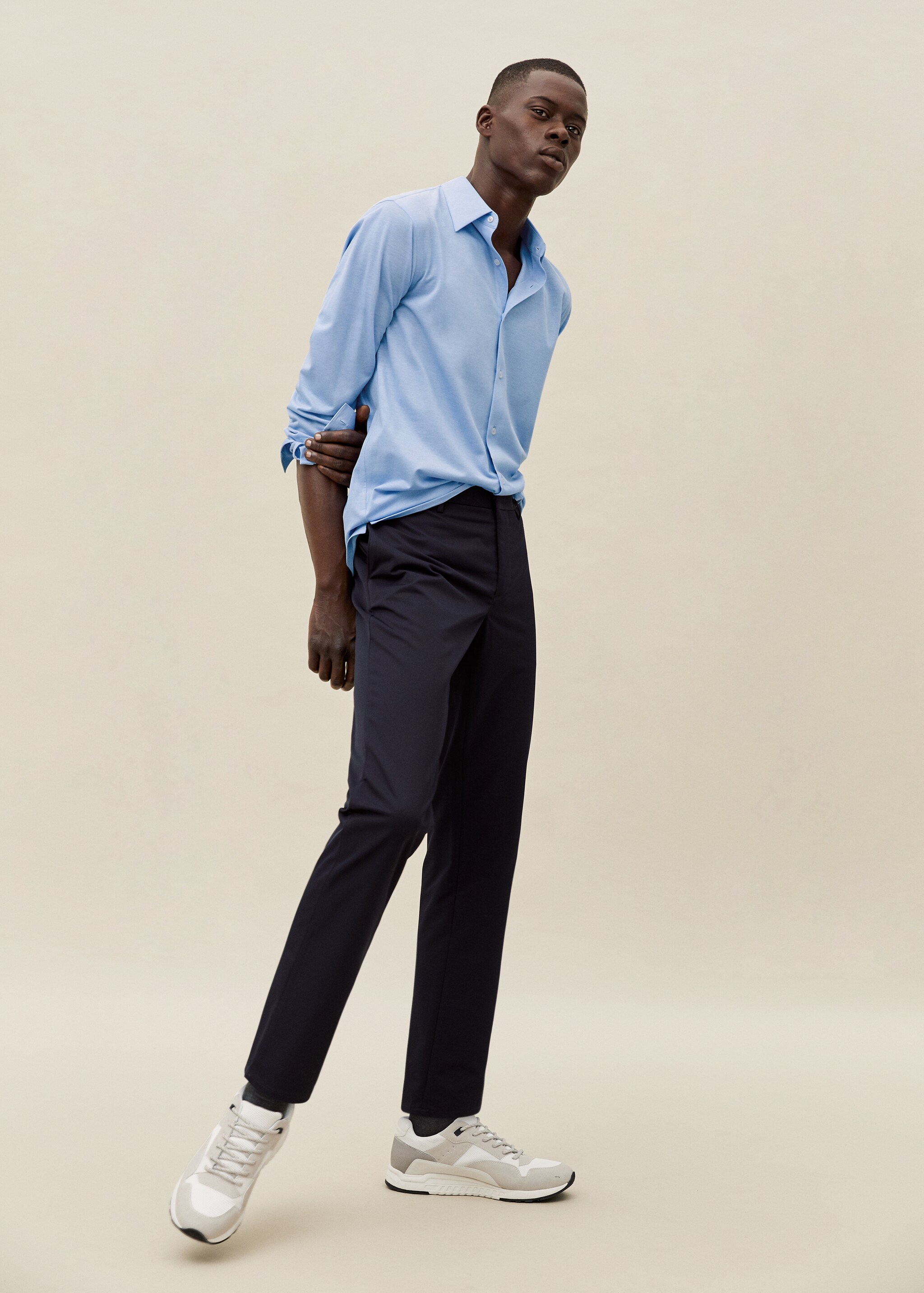 Camisa técnica regular fit - Plano general
