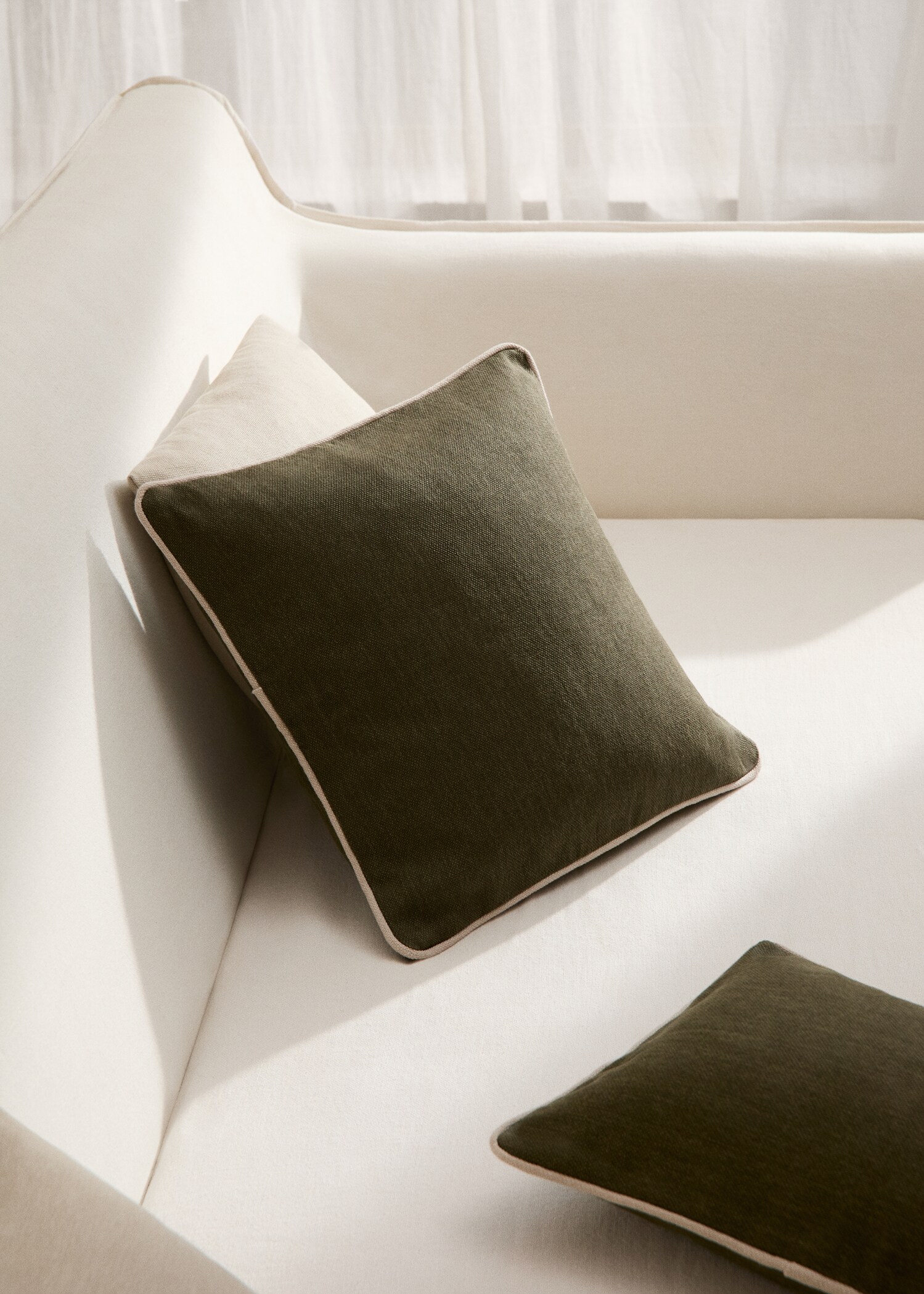 Baumwoll-Kissenbezug mit Borte 45 x 45 cm - Allgemeine Ansicht