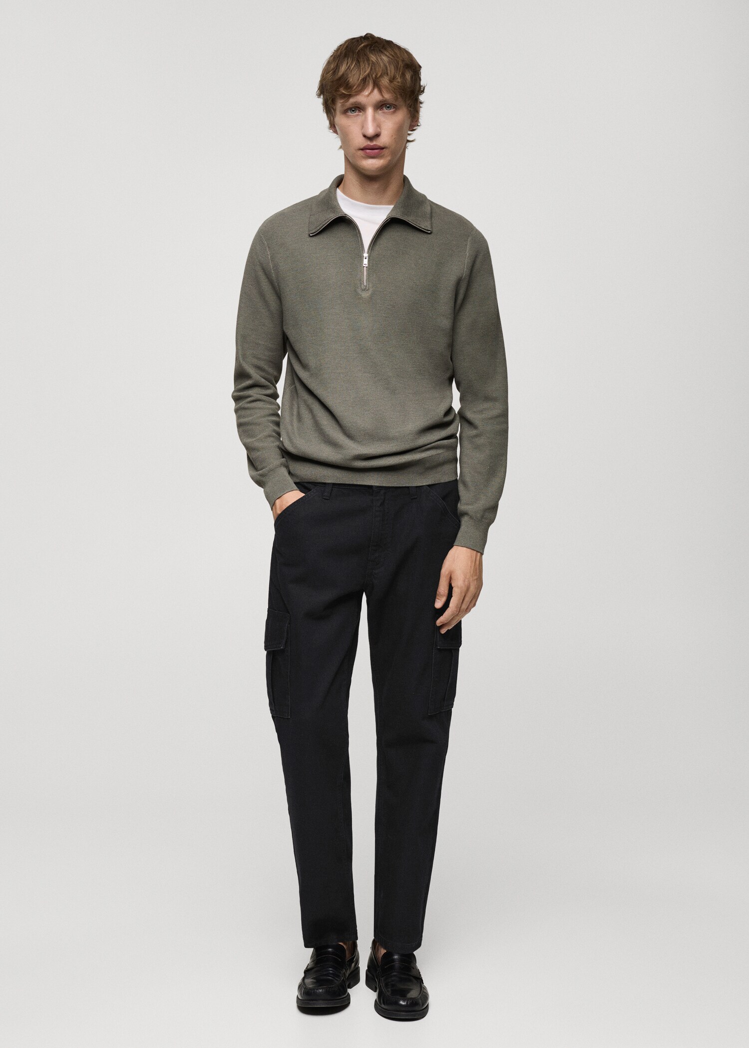 Straight-fit cargo jeans - General plane