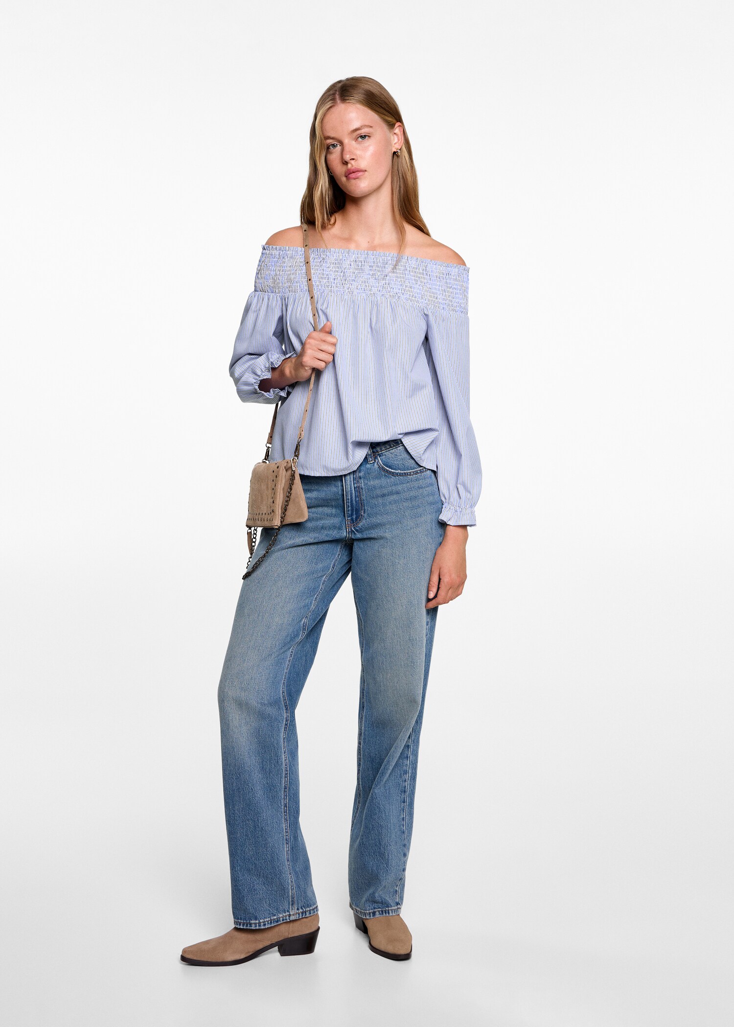 Blusa off-shoulder - Plano general