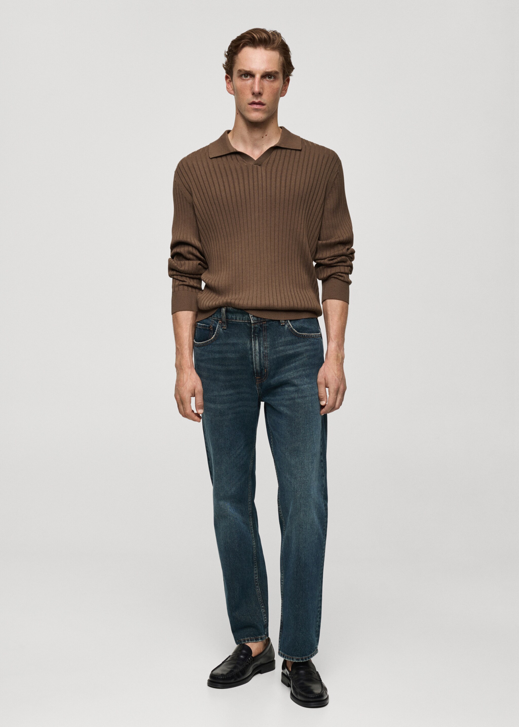 Sweter polo z cienkiej prążkowanej dzianiny - Plan ogólny, Norkowy szary. Ref: 77005983-00.