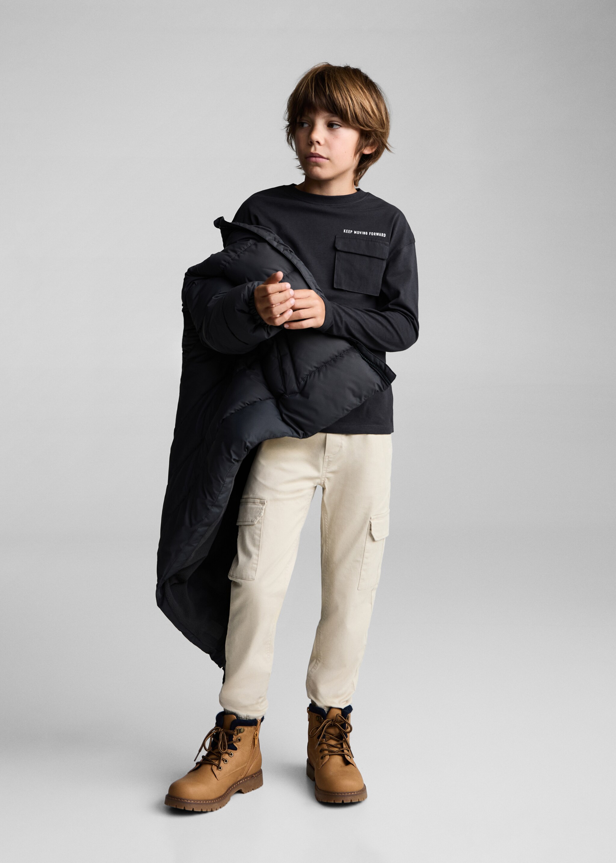 T-shirt manches longues poches - Plan général, Noir. Ref: 77006725-00.