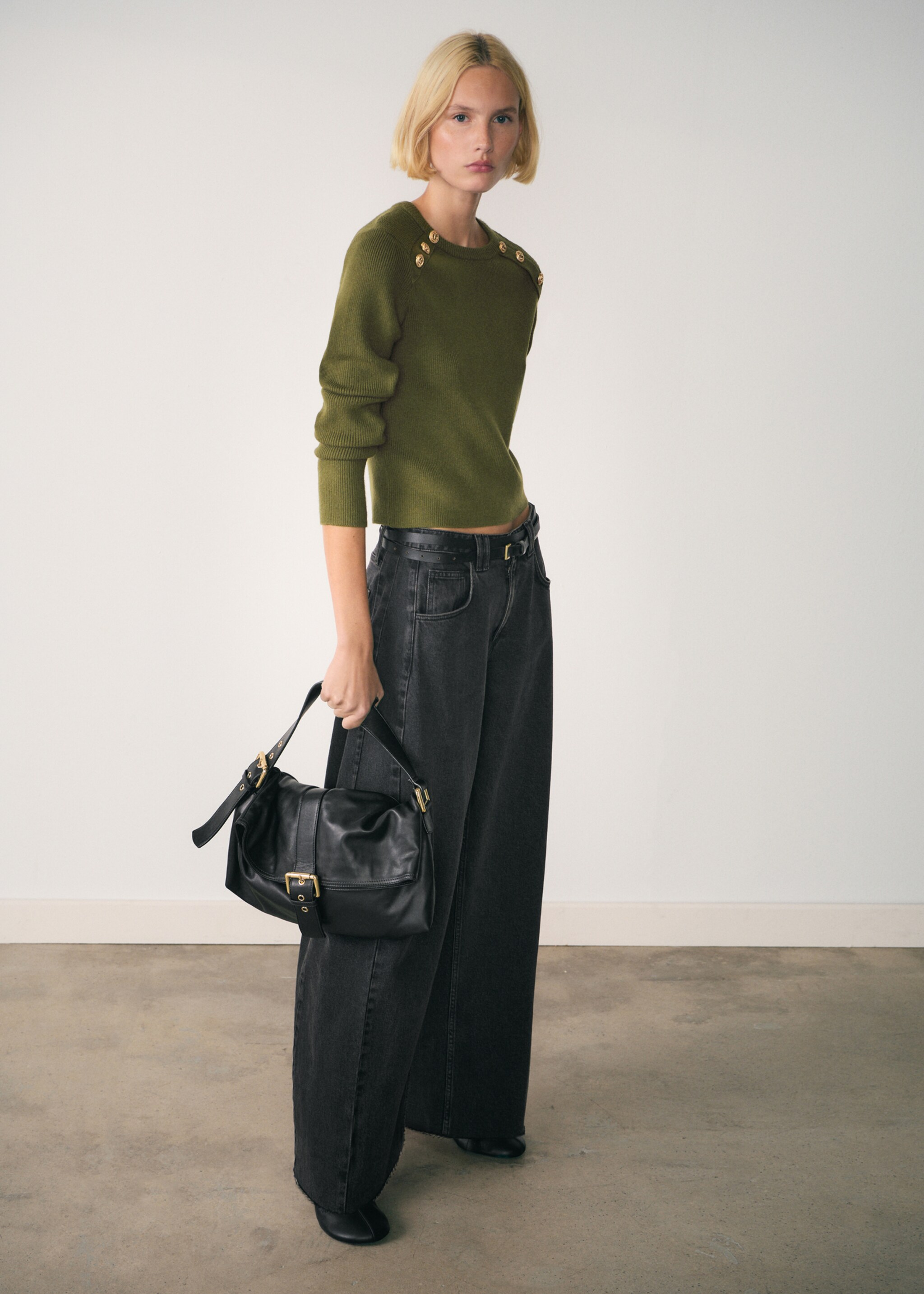 Sweater with jewel buttons - General plane, Khaki. Ref: 77007698-00.