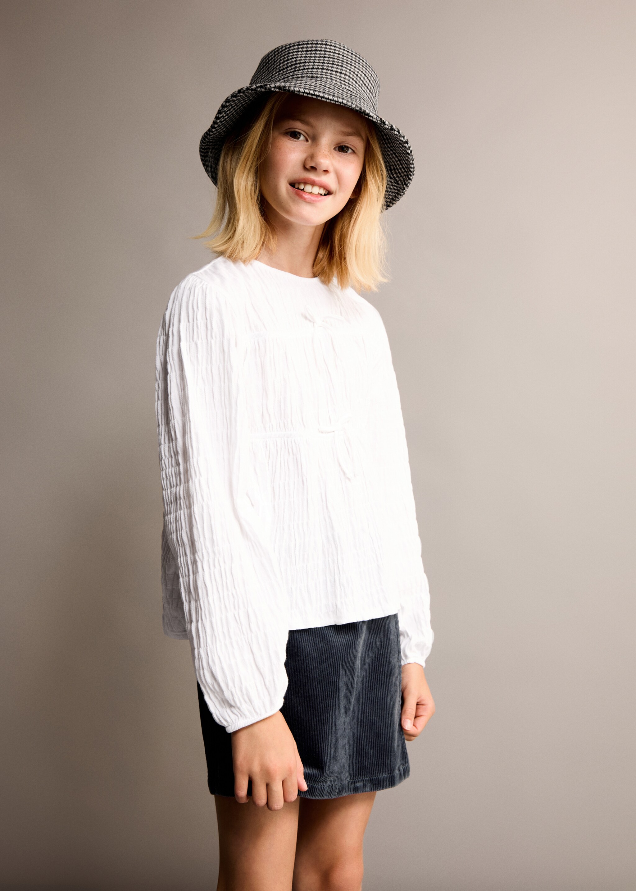 Geraffte Bluse mit Schleifen - Allgemeine Ansicht
