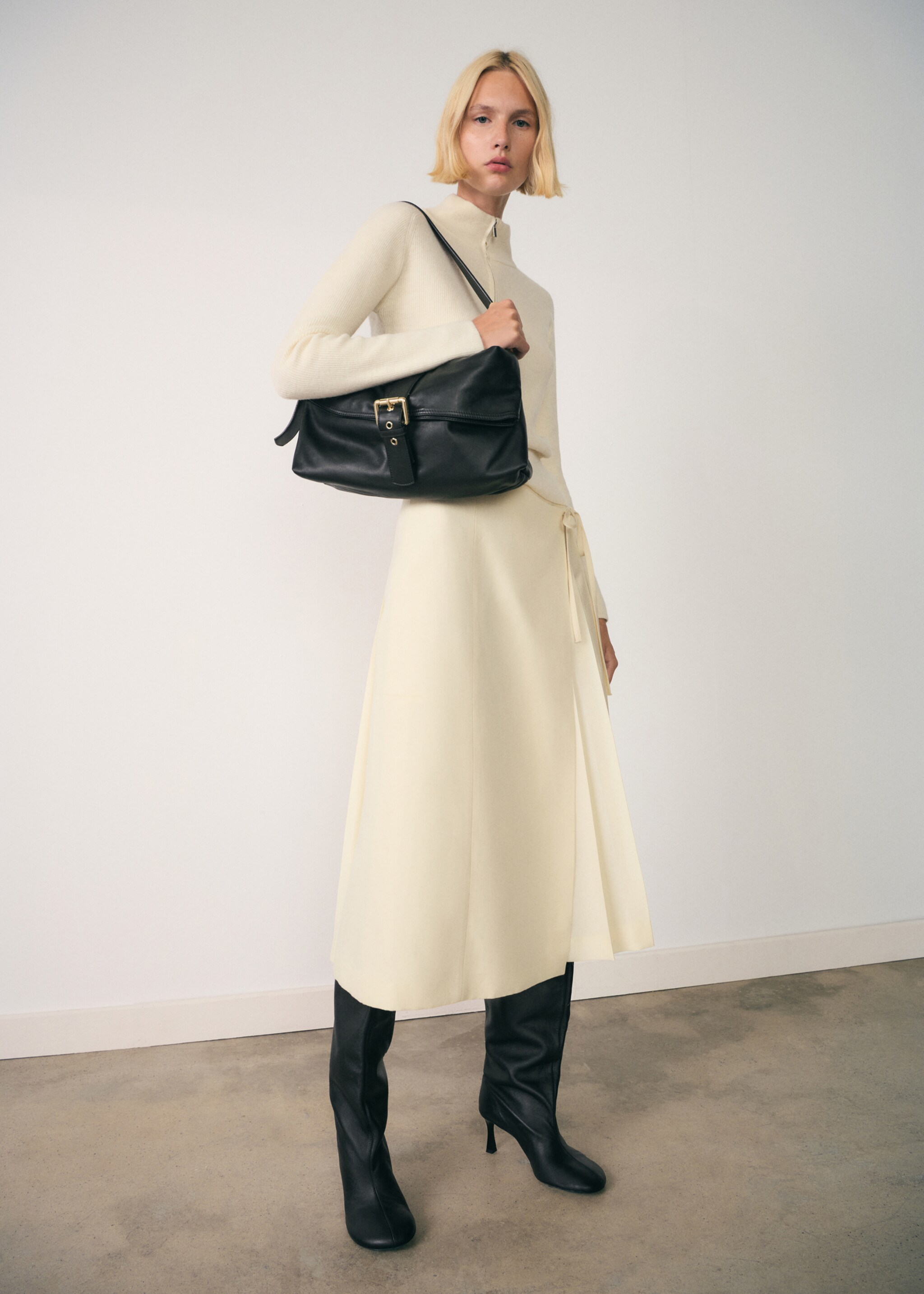 Perkins-neck sweater with zip - General plane, Ecru. Ref: 77007704-00.