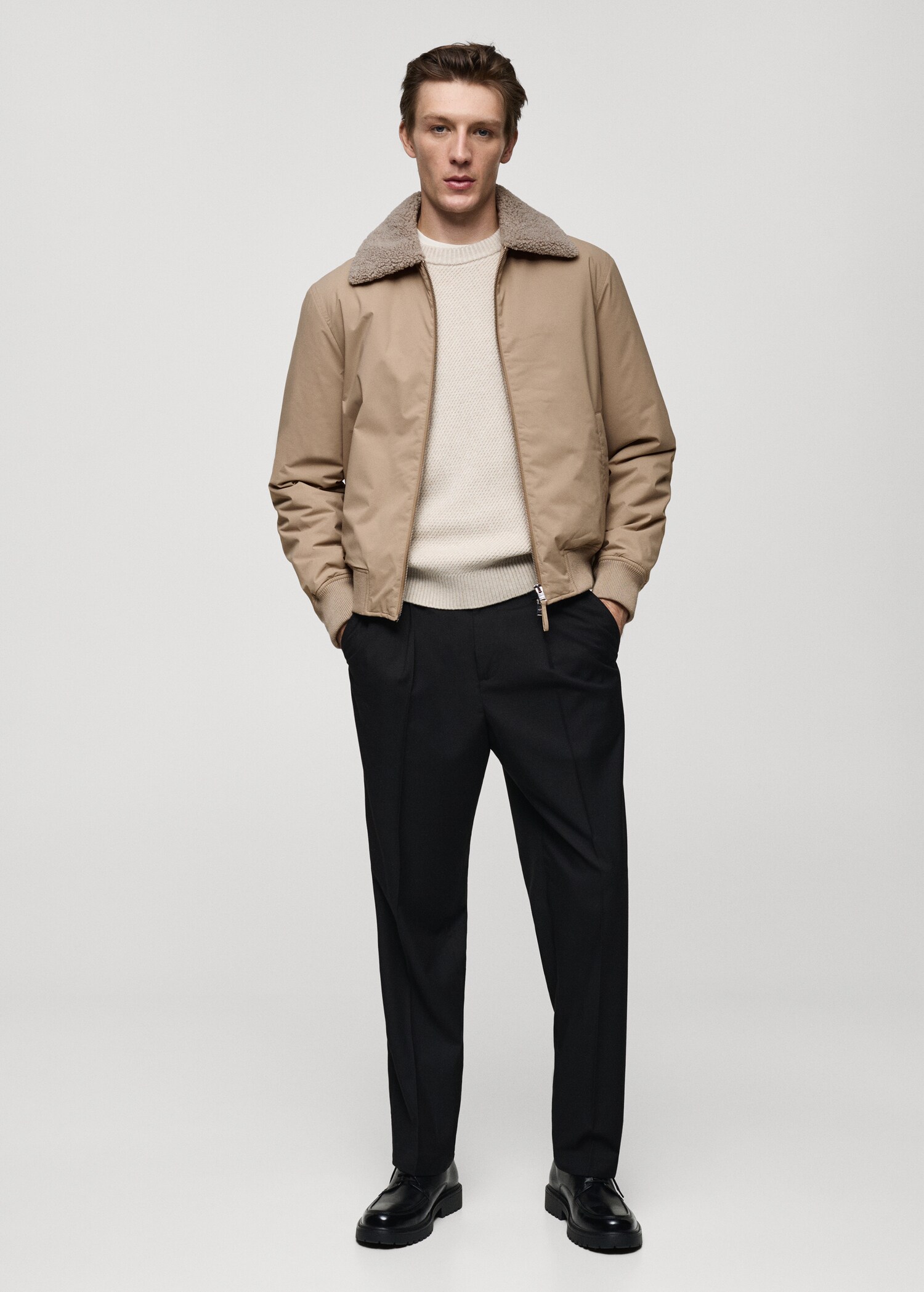 Water-repellent jacket with sheepskin collar - General plane