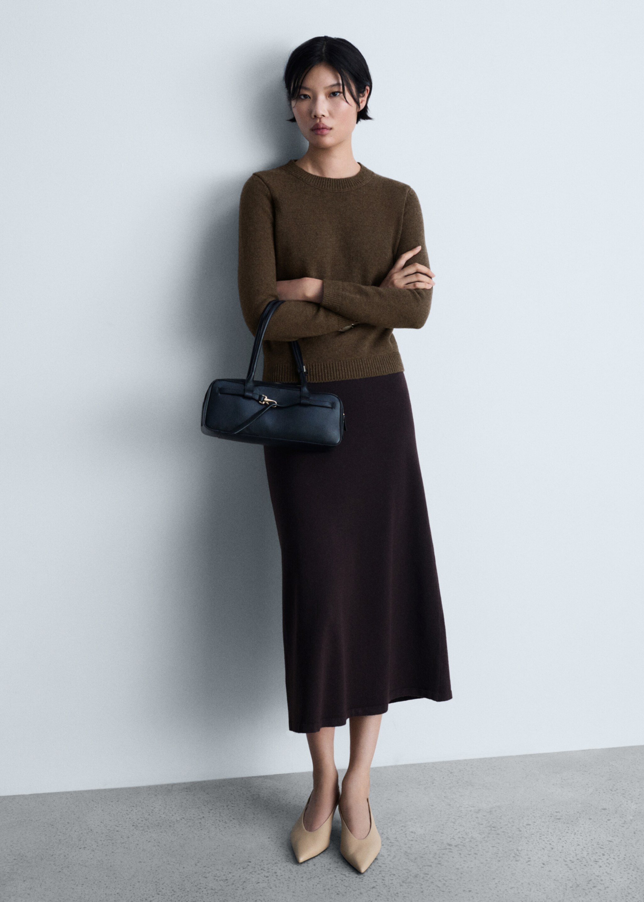Rounded neck wool sweater - General plane, Chocolate. Ref: 77009067-00.